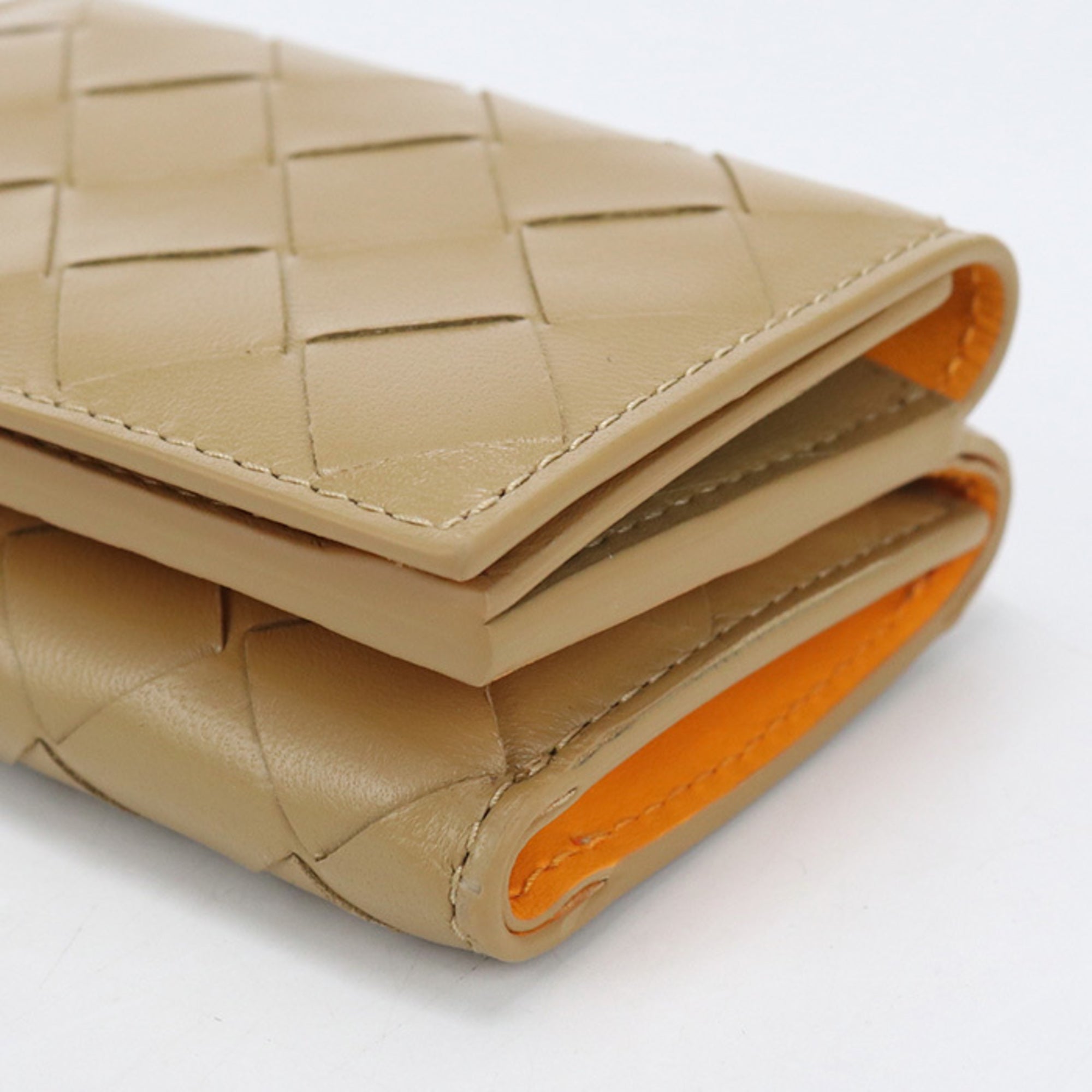 Bottega Veneta Beige Leather Wallet (Tri-Fold) (Pre-Owned)