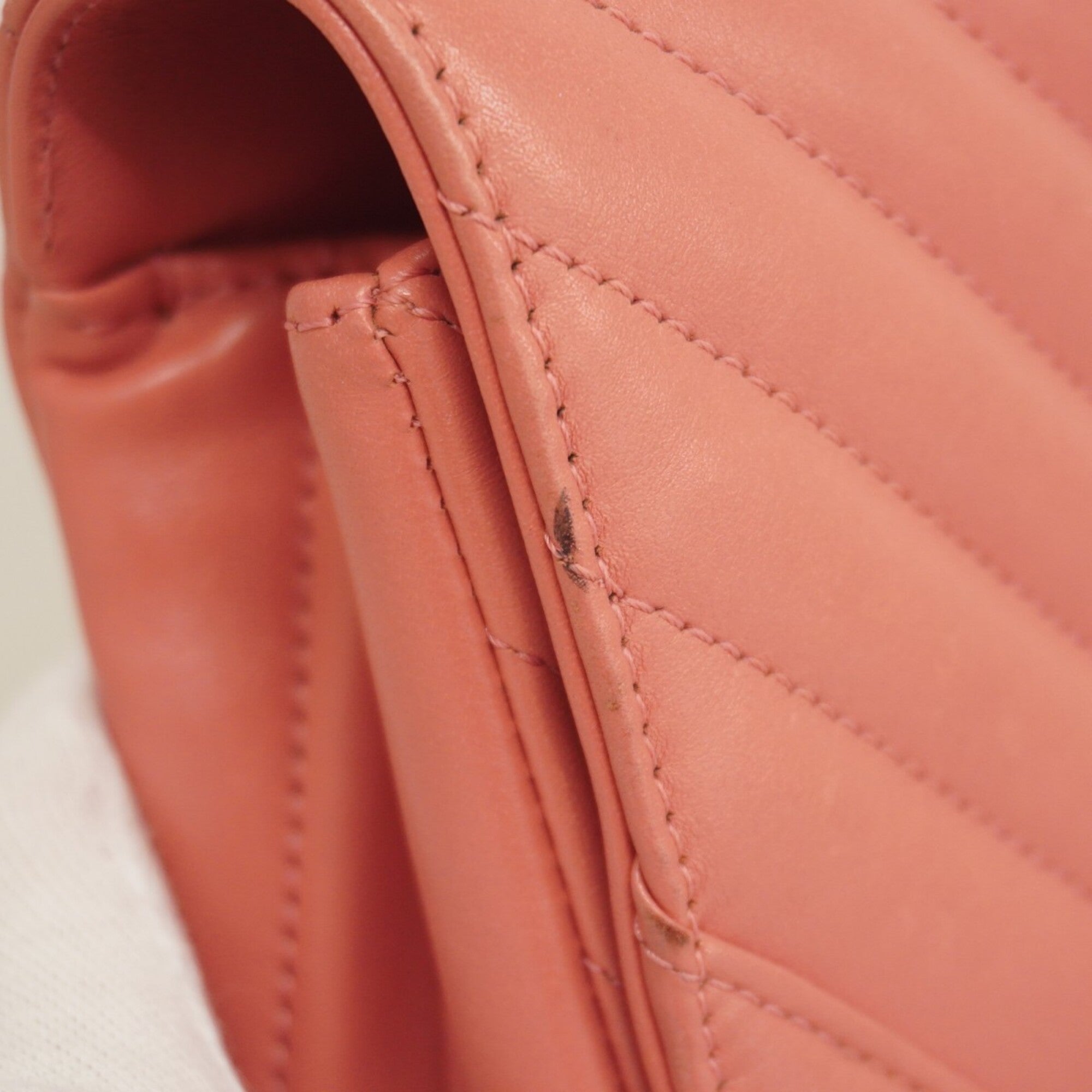 Chanel Pink Leather Shoulder Bag (Pre-Owned)