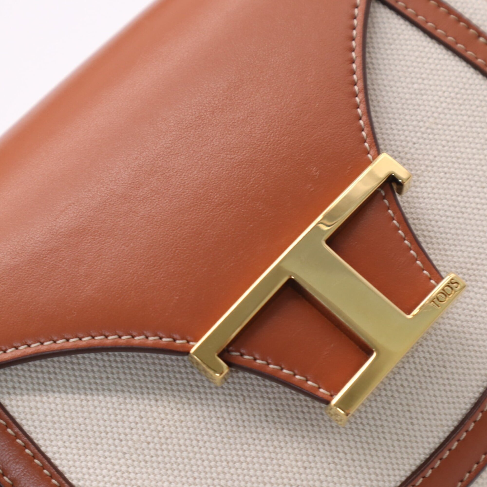 Tod's Beige Brown Canvas Shoulder Bag (Pre-Owned)