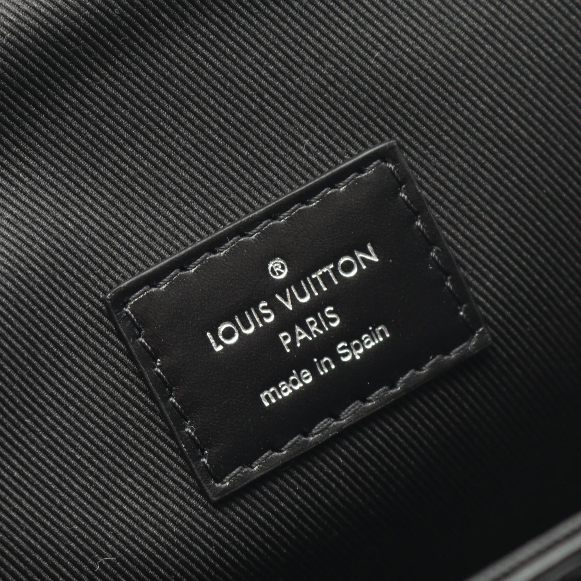 Louis Vuitton Black Leather Shoulder Bag (Pre-Owned)