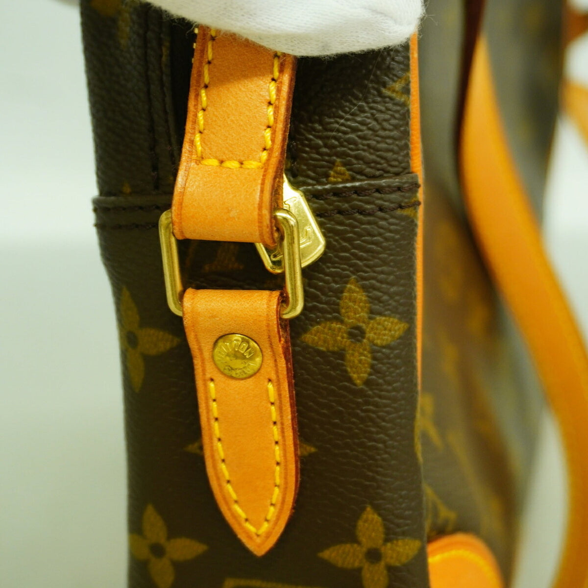 Louis Vuitton Brown Shoulder Bag (Pre-Owned)