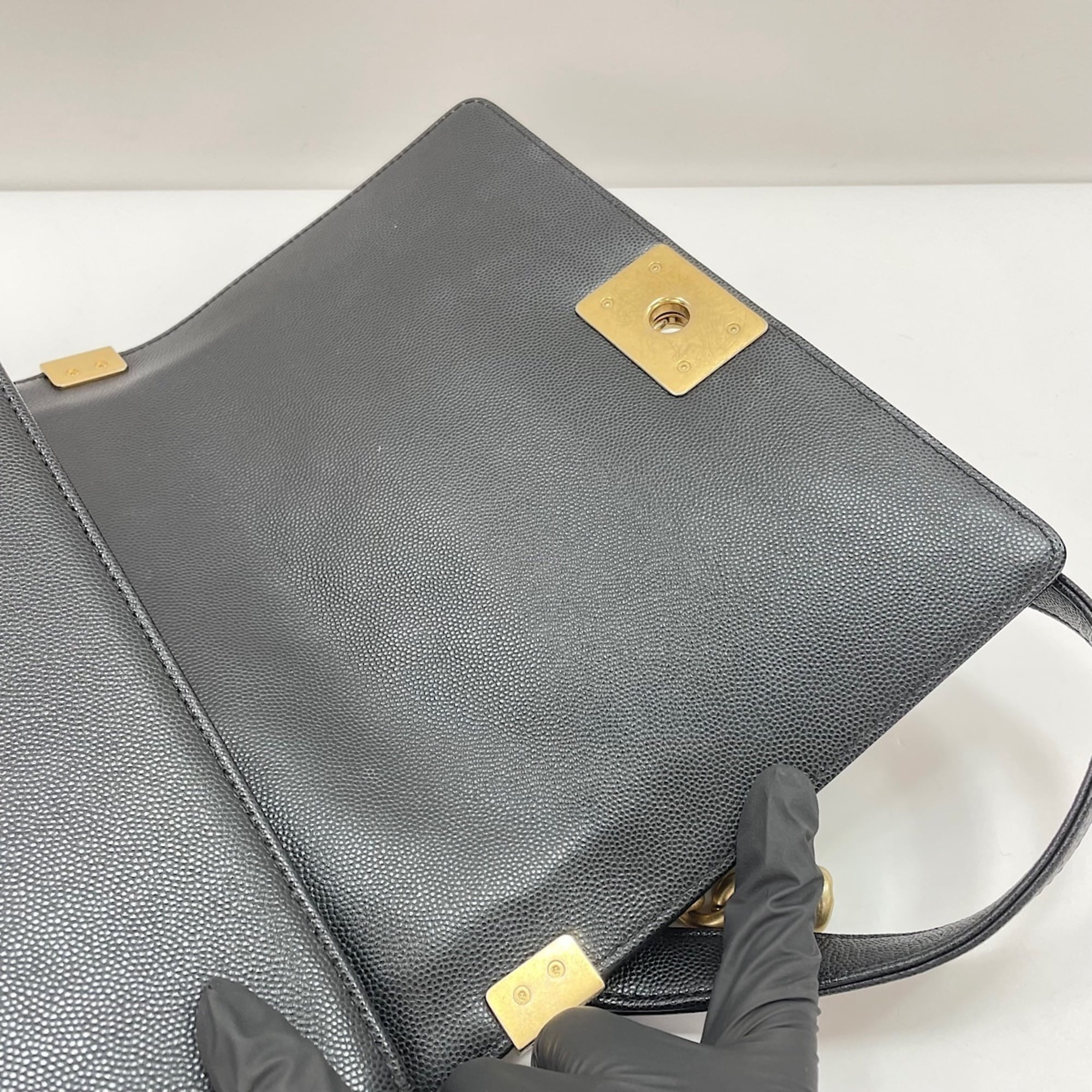 Chanel Black Shoulder Bag (Pre-Owned)