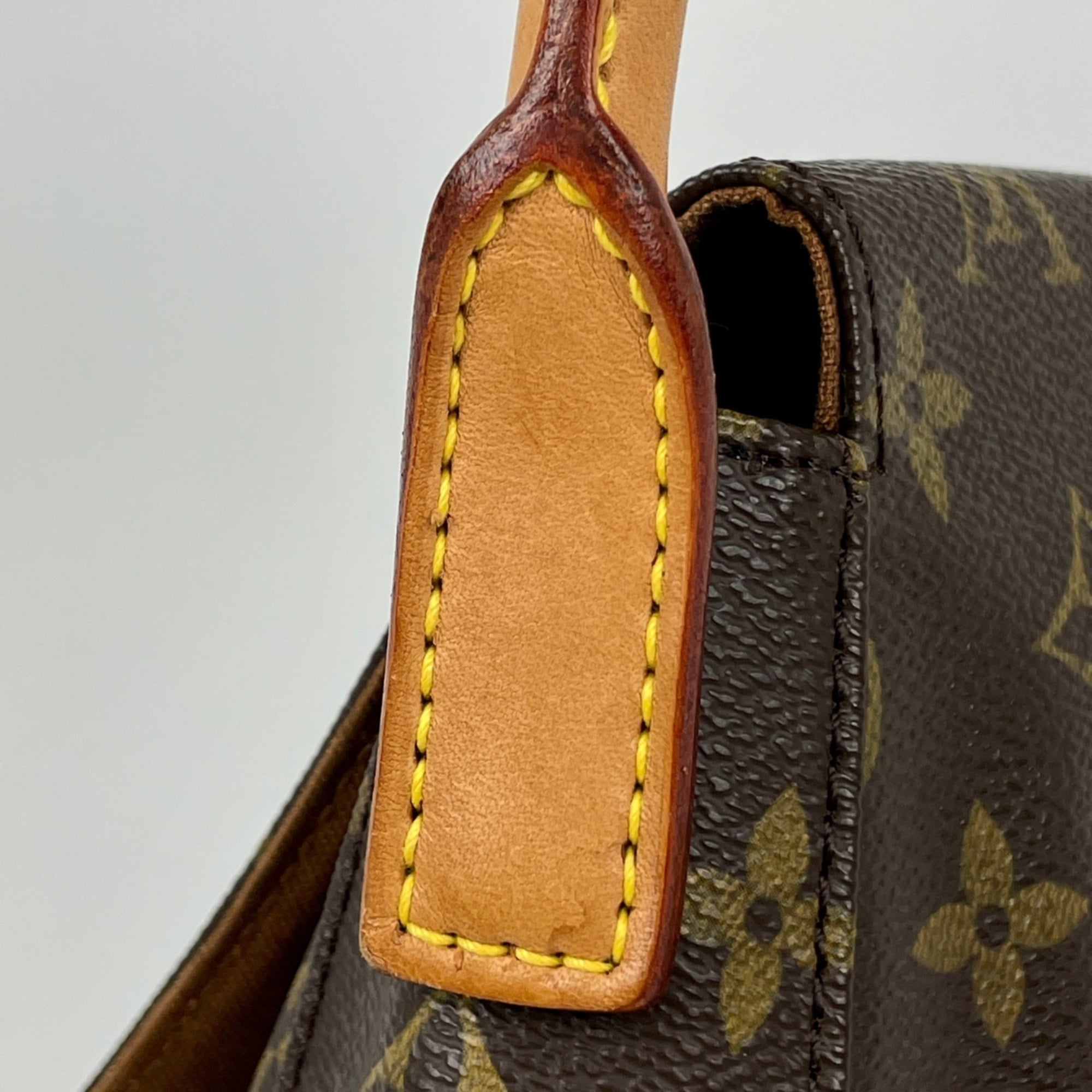 Louis Vuitton Brown Monogram Monogram Handbag Shoulder Bag (Pre-Owned)
