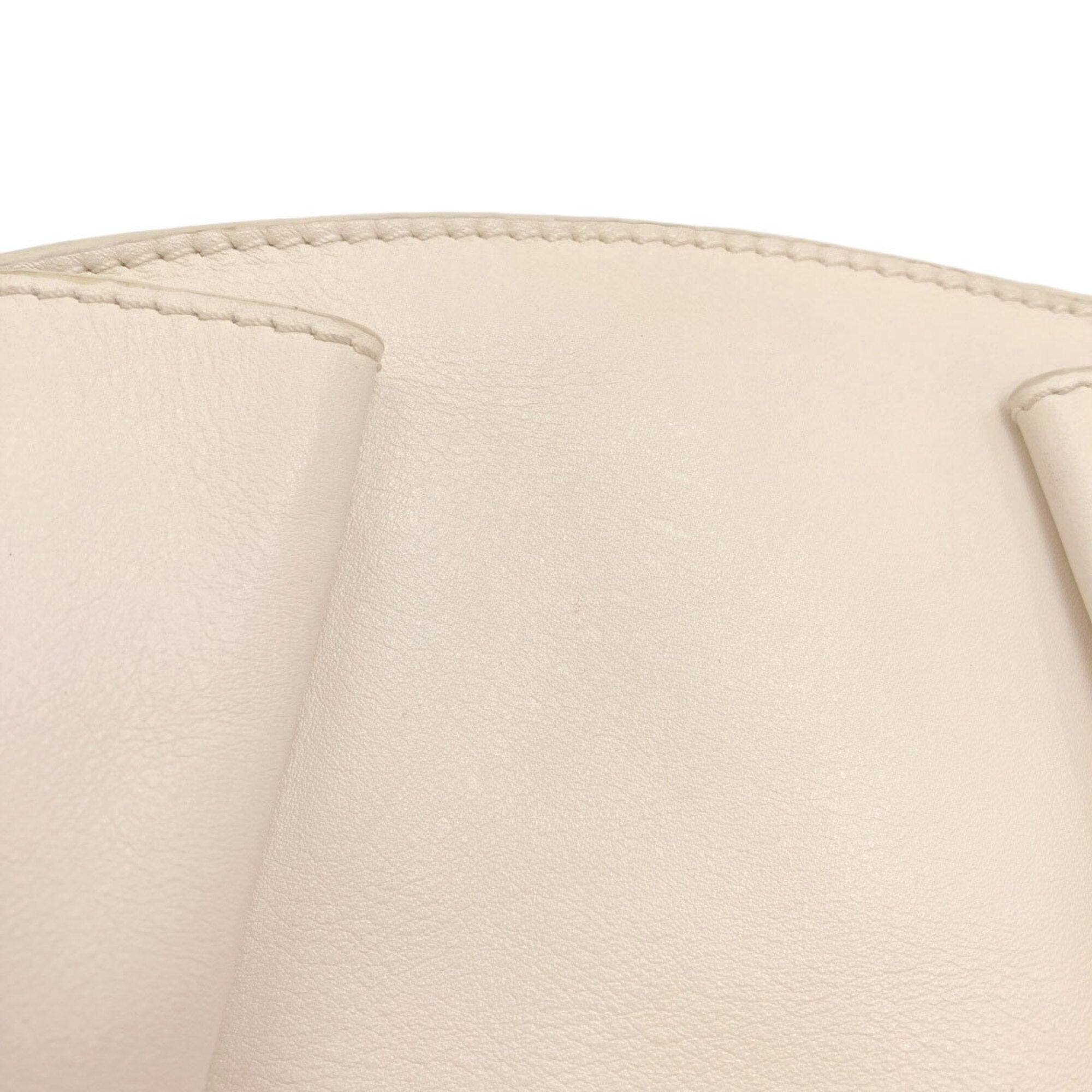 Loewe White Leather Handbag (Pre-Owned)