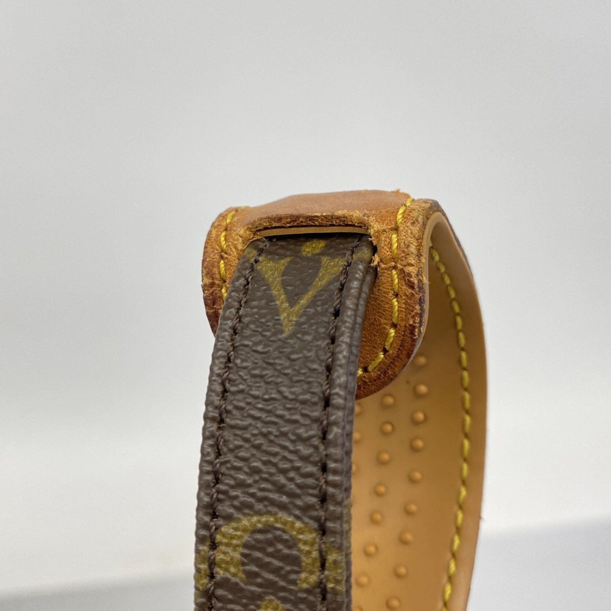 Louis Vuitton Brown Shoulder Bag (Pre-Owned)