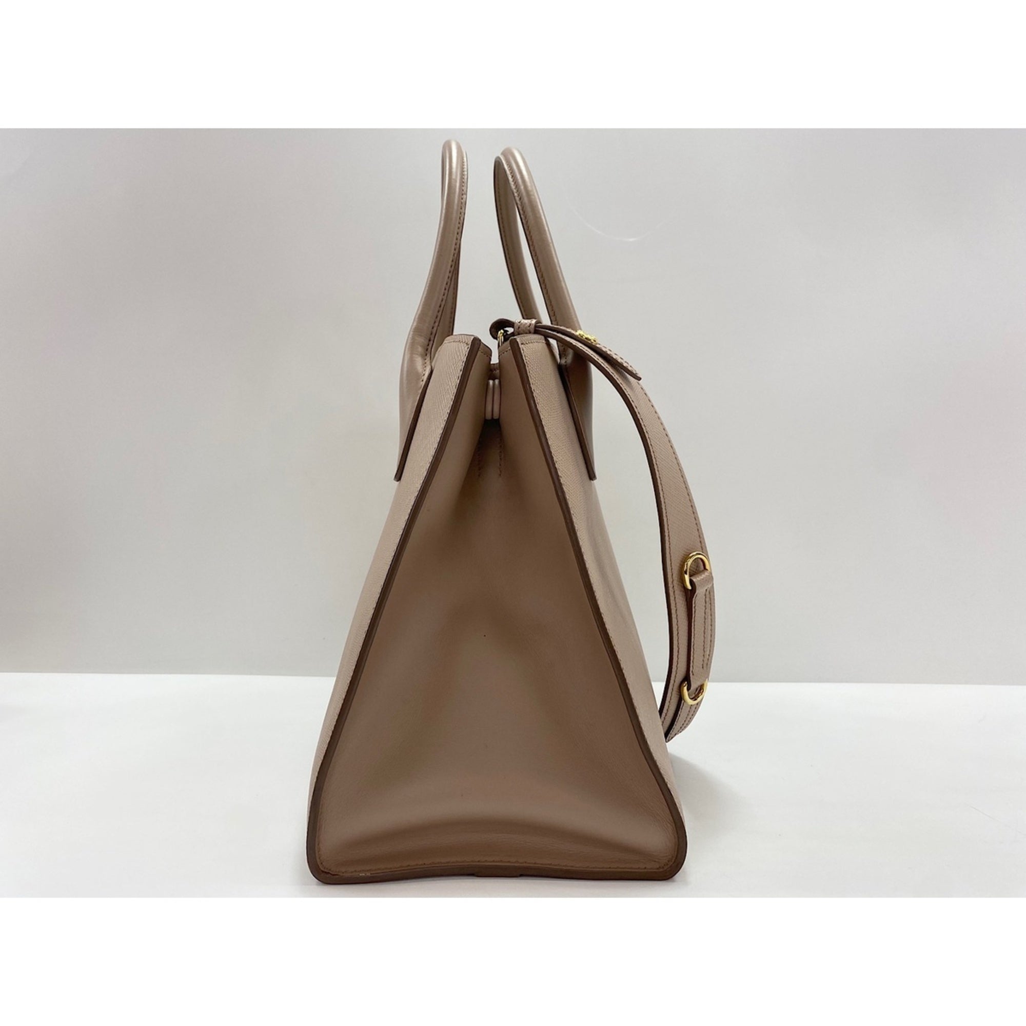 Prada Beige Handbag (Pre-Owned)
