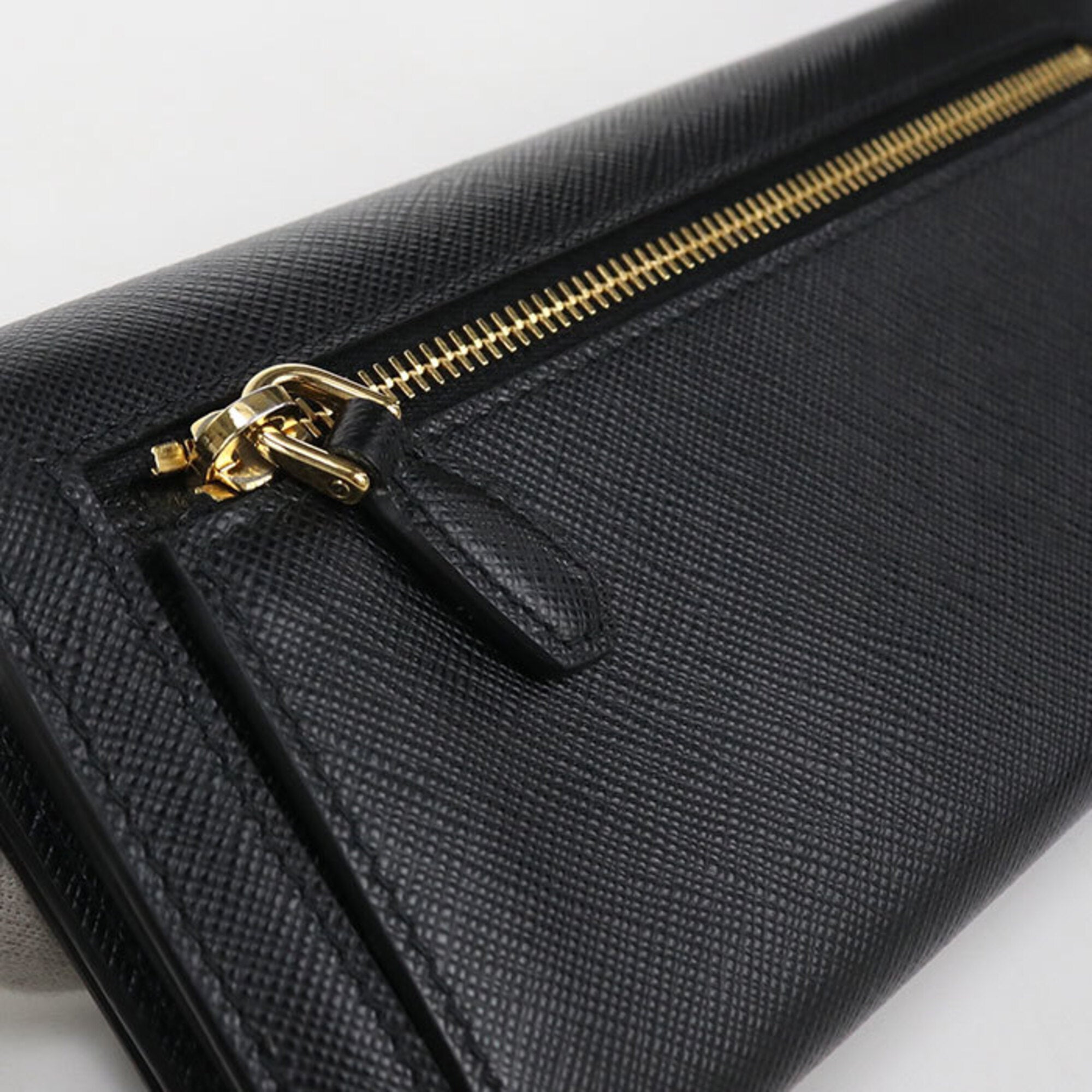 Prada Black Leather Long Wallet (Bi-Fold) (Pre-Owned)