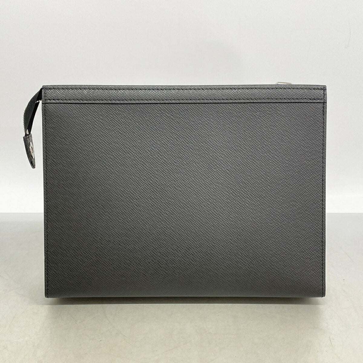 Louis Vuitton Noir Clutch Bag (Pre-Owned)