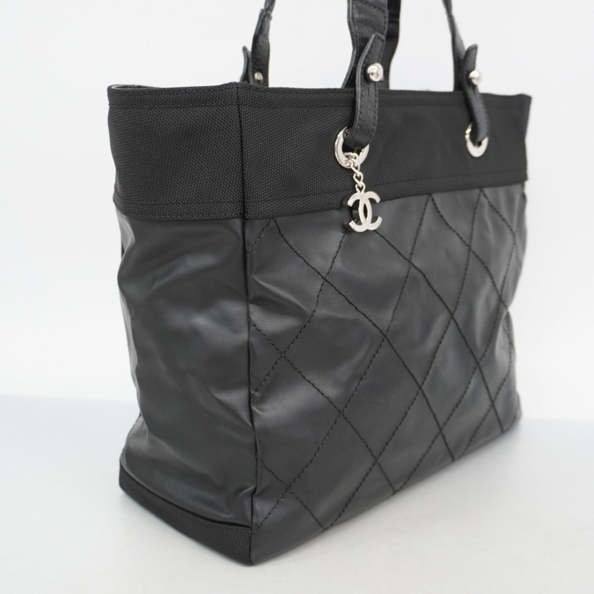 Chanel Black Leather Tote Bag (Pre-Owned)