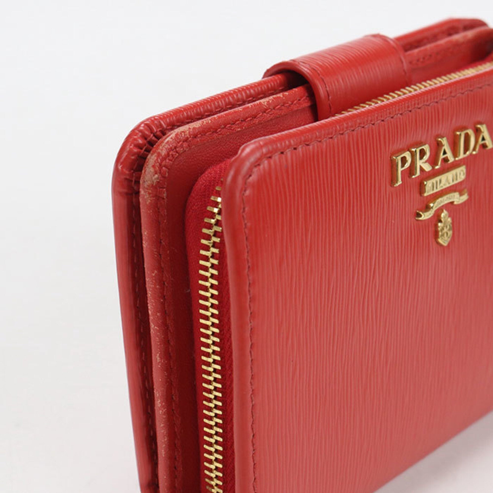 Prada Red Color Leather Wallet (Bi-Fold) (Pre-Owned)