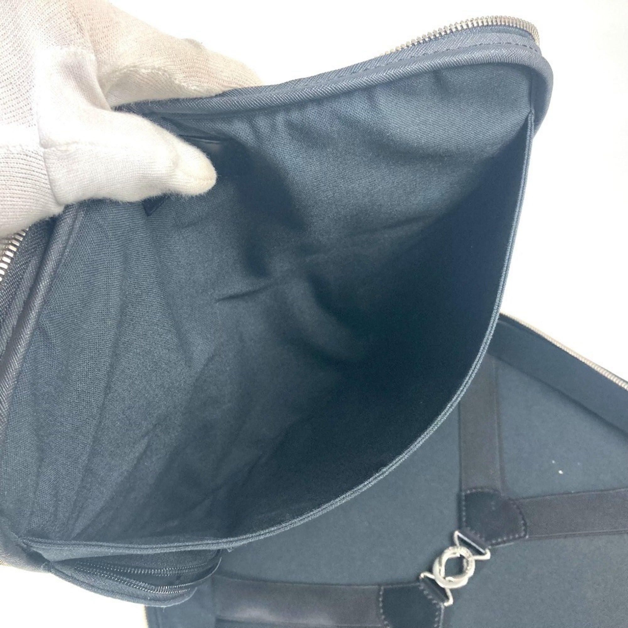 Louis Vuitton Ardoise Black Taiga Leather Handbag Shoulder Bag (Pre-Owned)