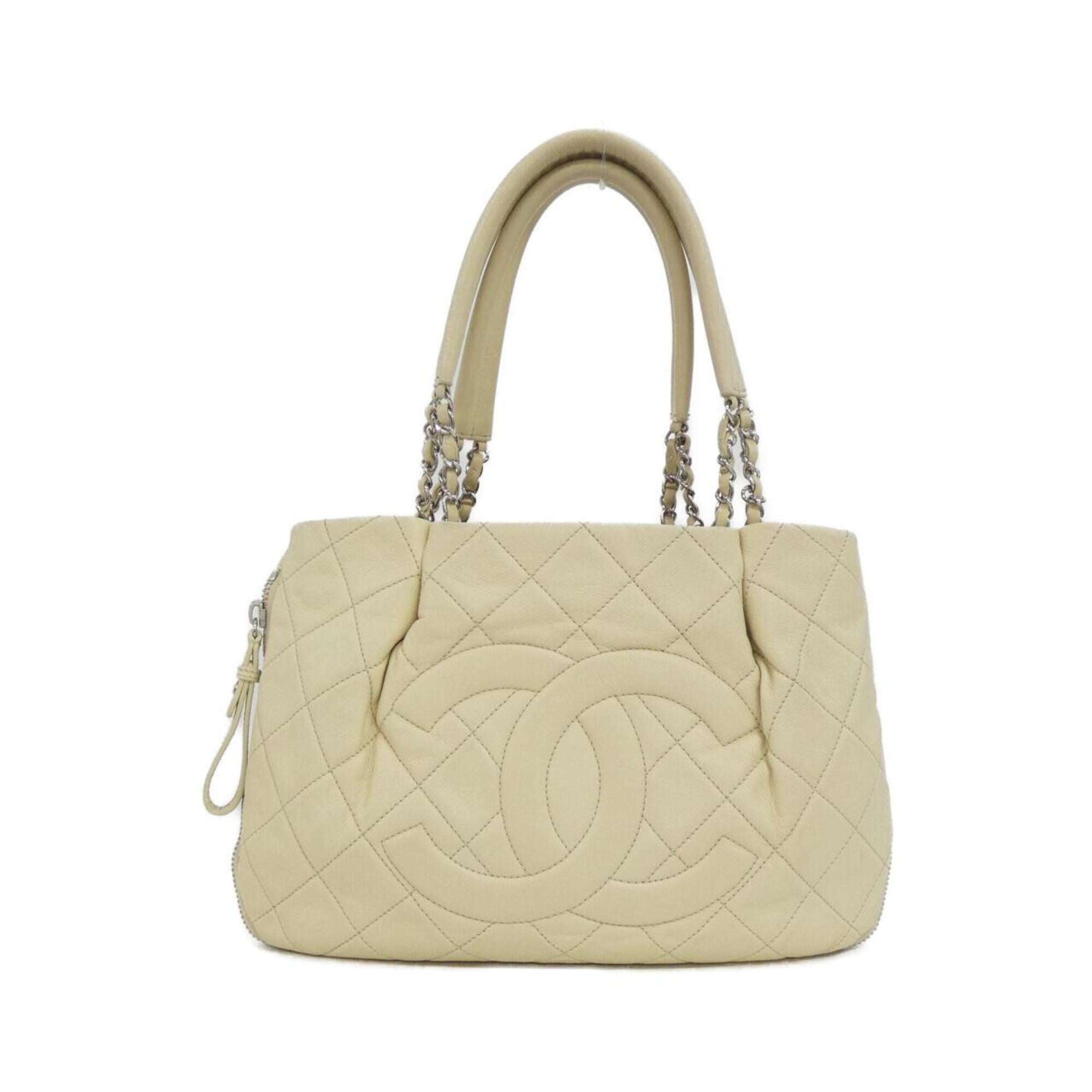 Chanel Ivory Ivory Handbag (Pre-Owned)