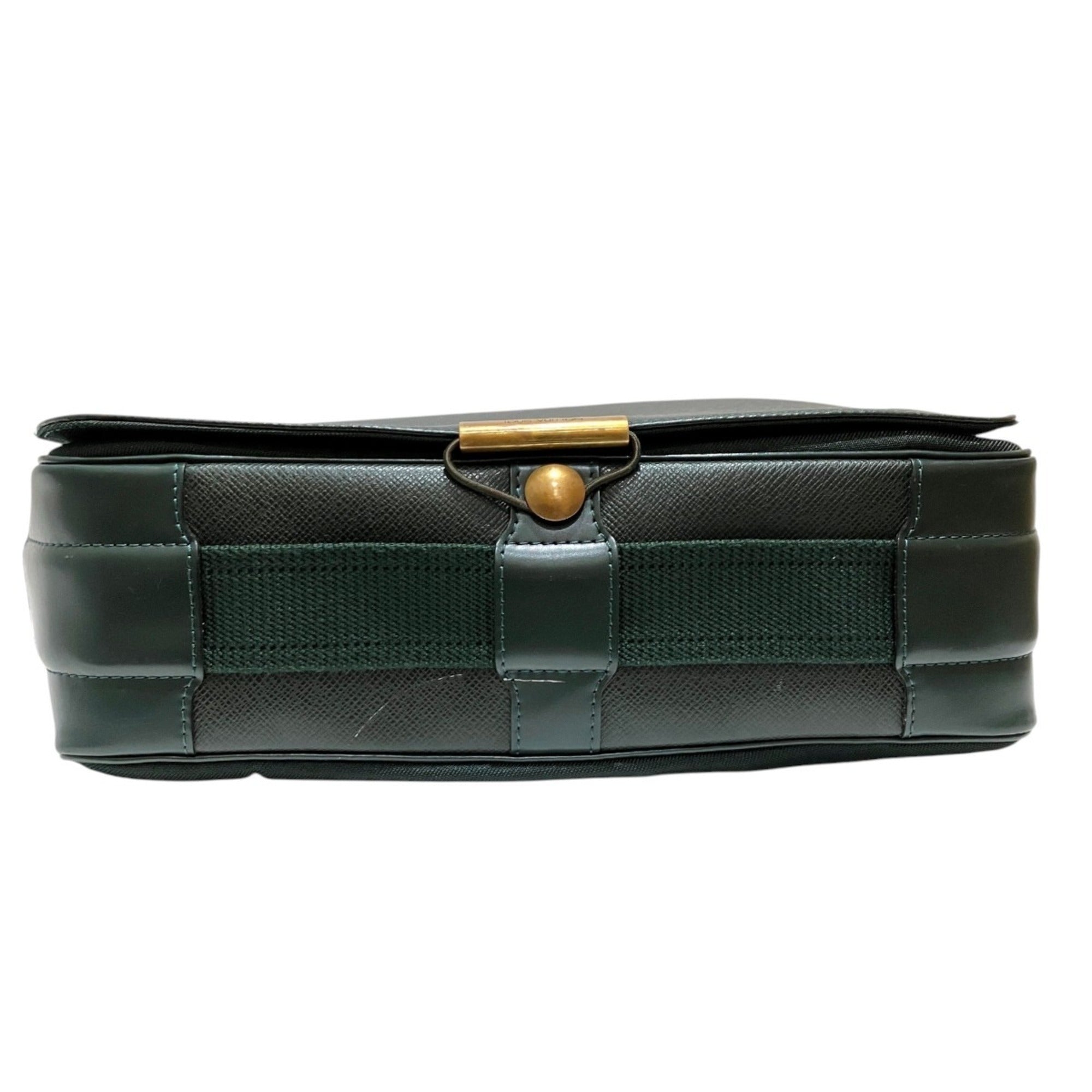 Louis Vuitton Taiga Episea Leather Shoulder Bag (Pre-Owned)