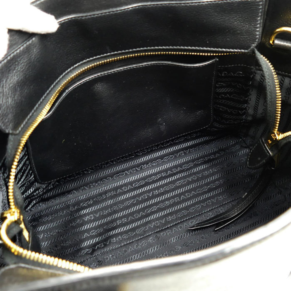 Prada Black Leather Shoulder Bag (Pre-Owned)