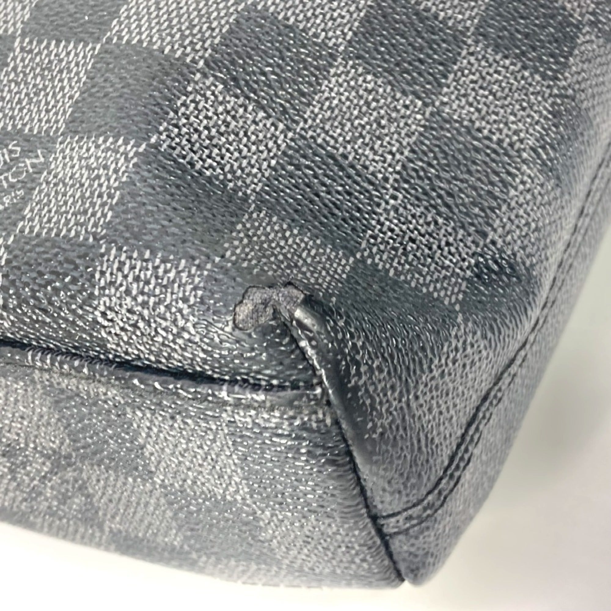 Louis Vuitton Black Damier Graphite Shoulder Bag (Pre-Owned)