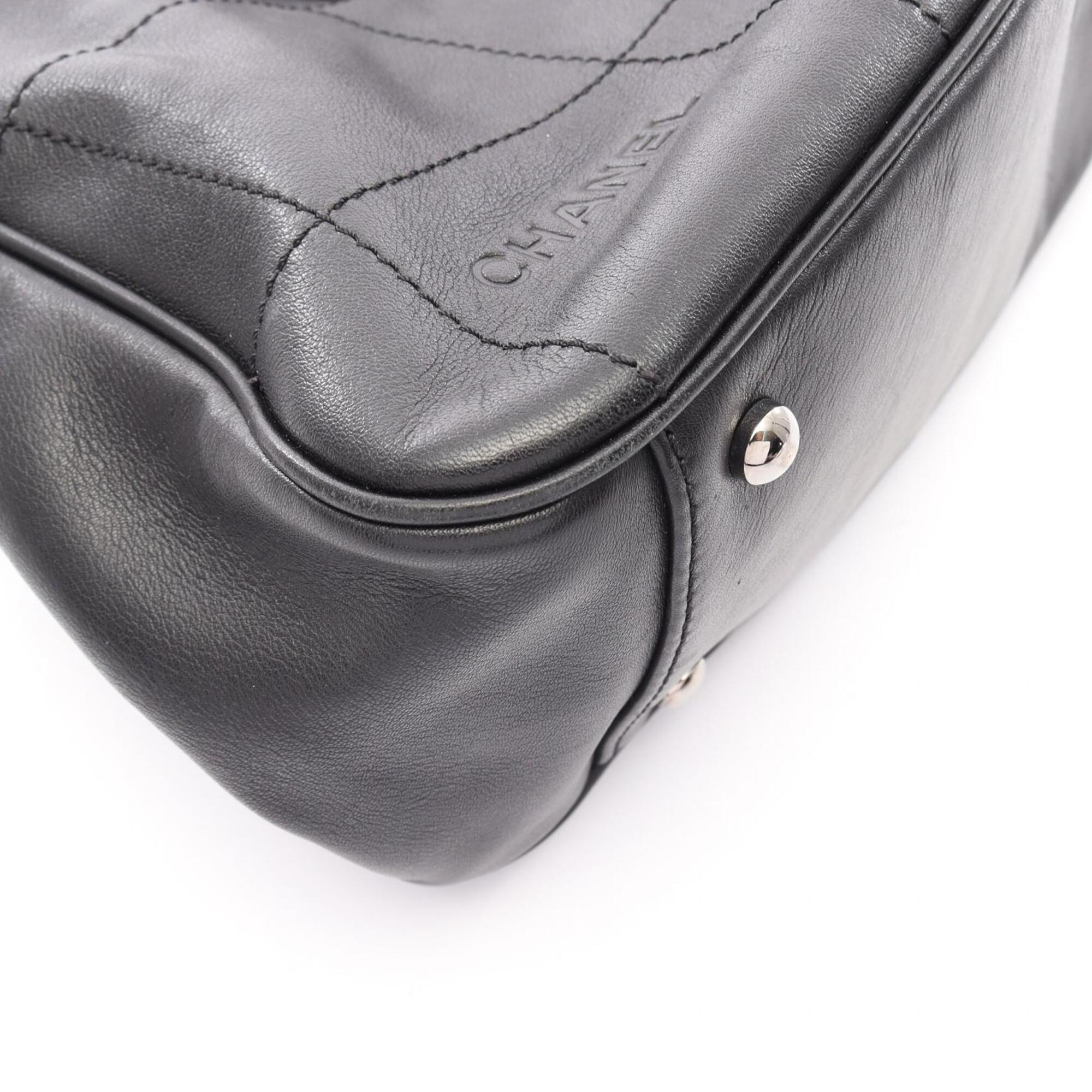 Chanel Black Leather Handbag (Pre-Owned)
