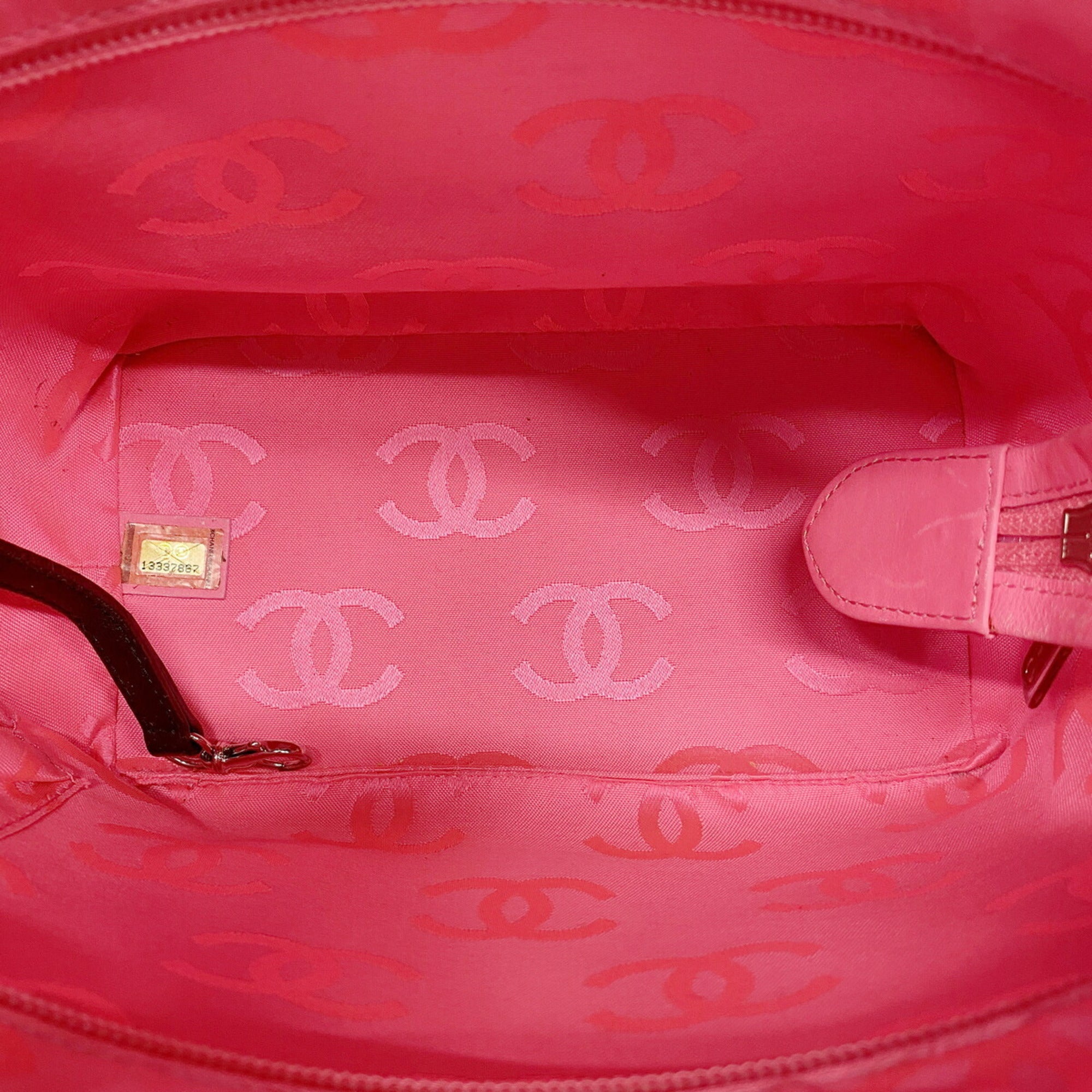 Chanel Black Leather Tote Bag (Pre-Owned)