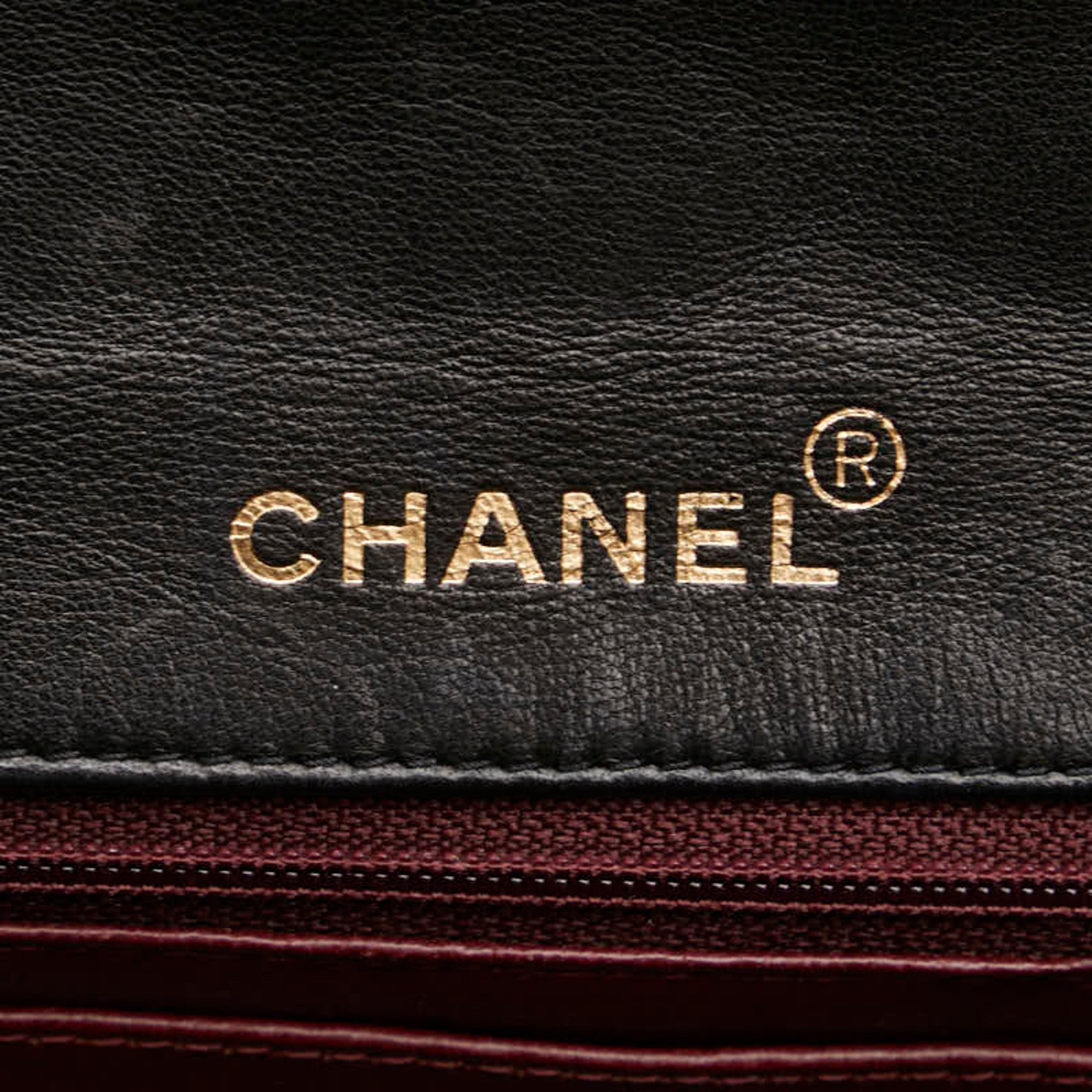 Chanel Matelasse Black Leather Handbag (Pre-Owned)