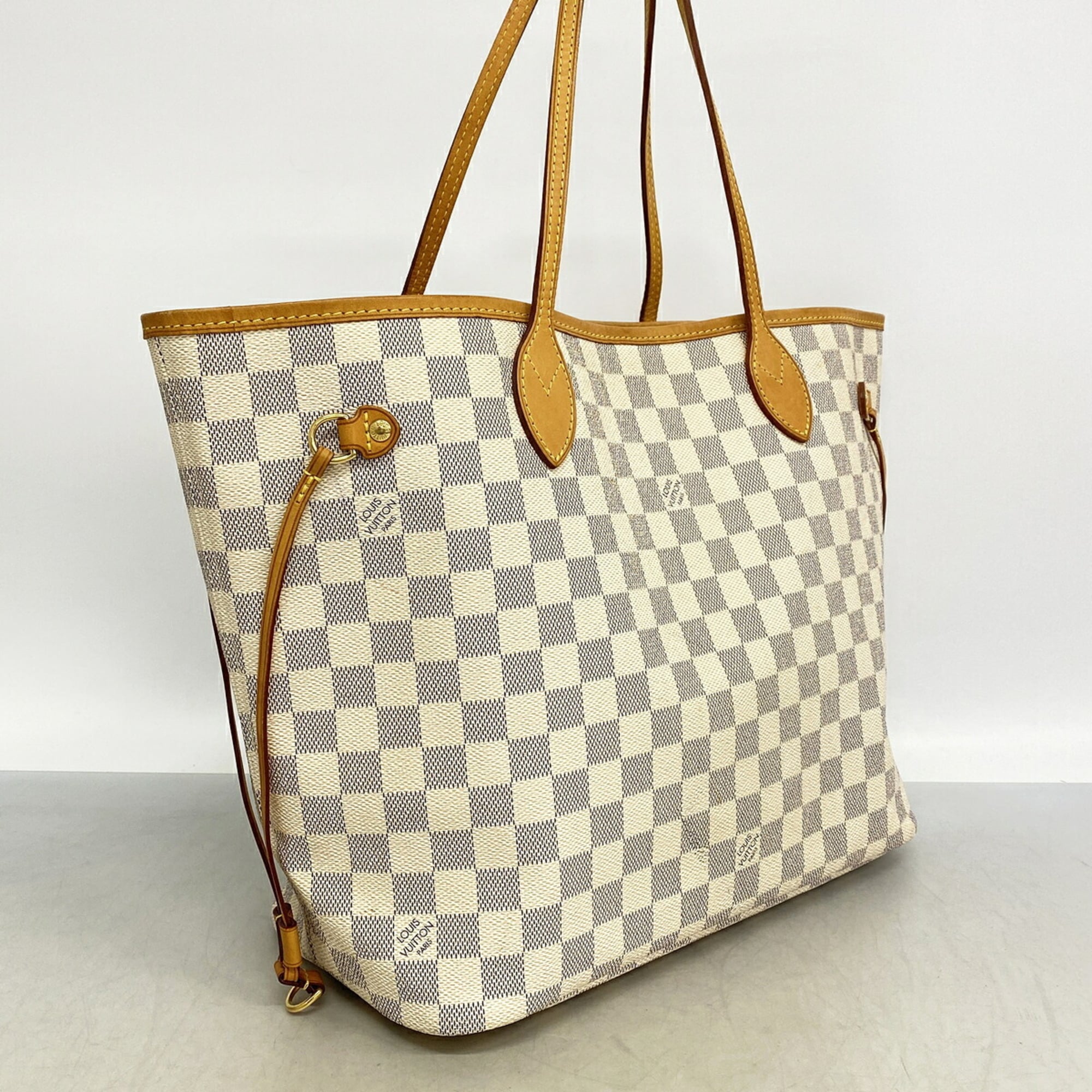 Louis Vuitton White Tote Bag (Pre-Owned)