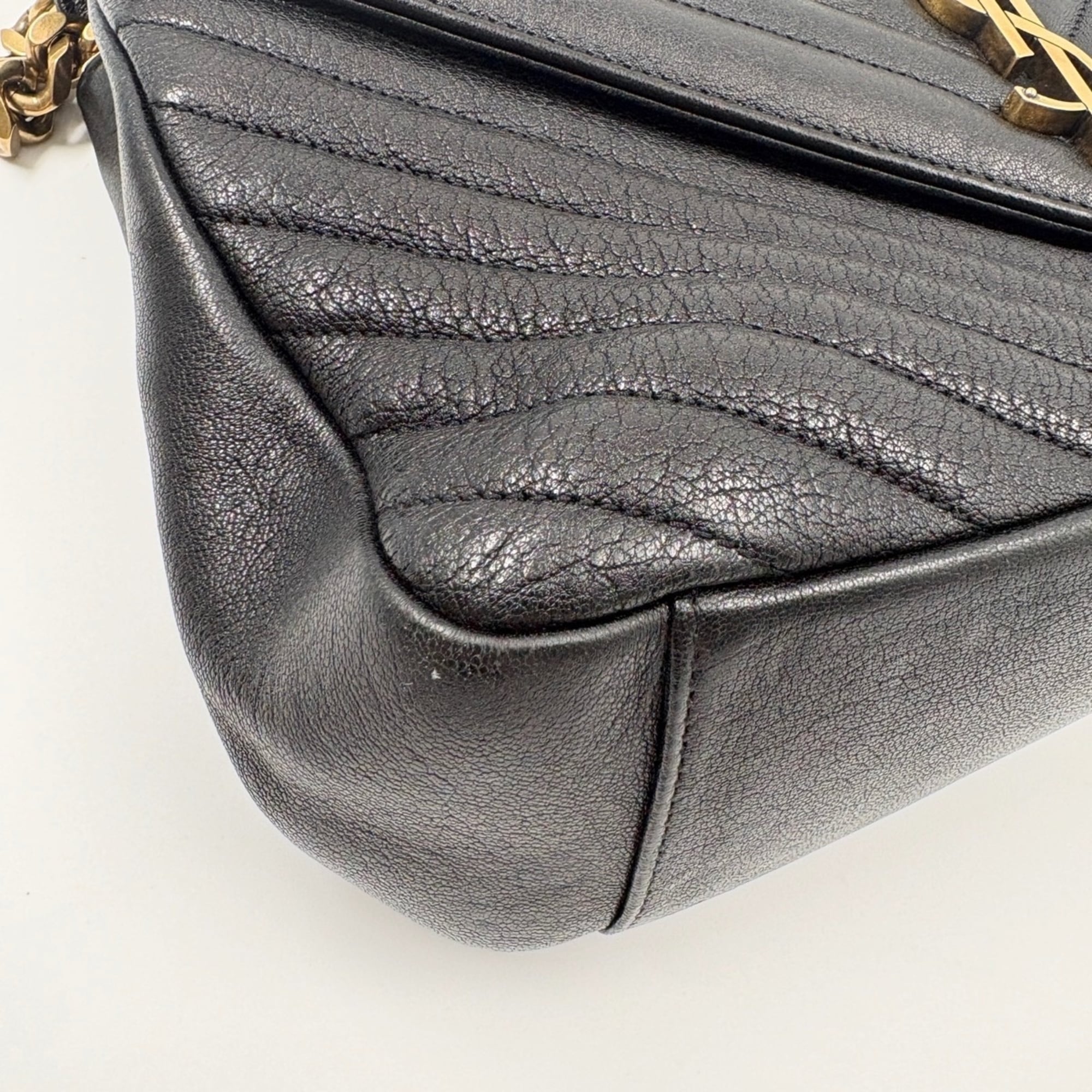 Yves Saint Laurent Black Handbag (Pre-Owned)