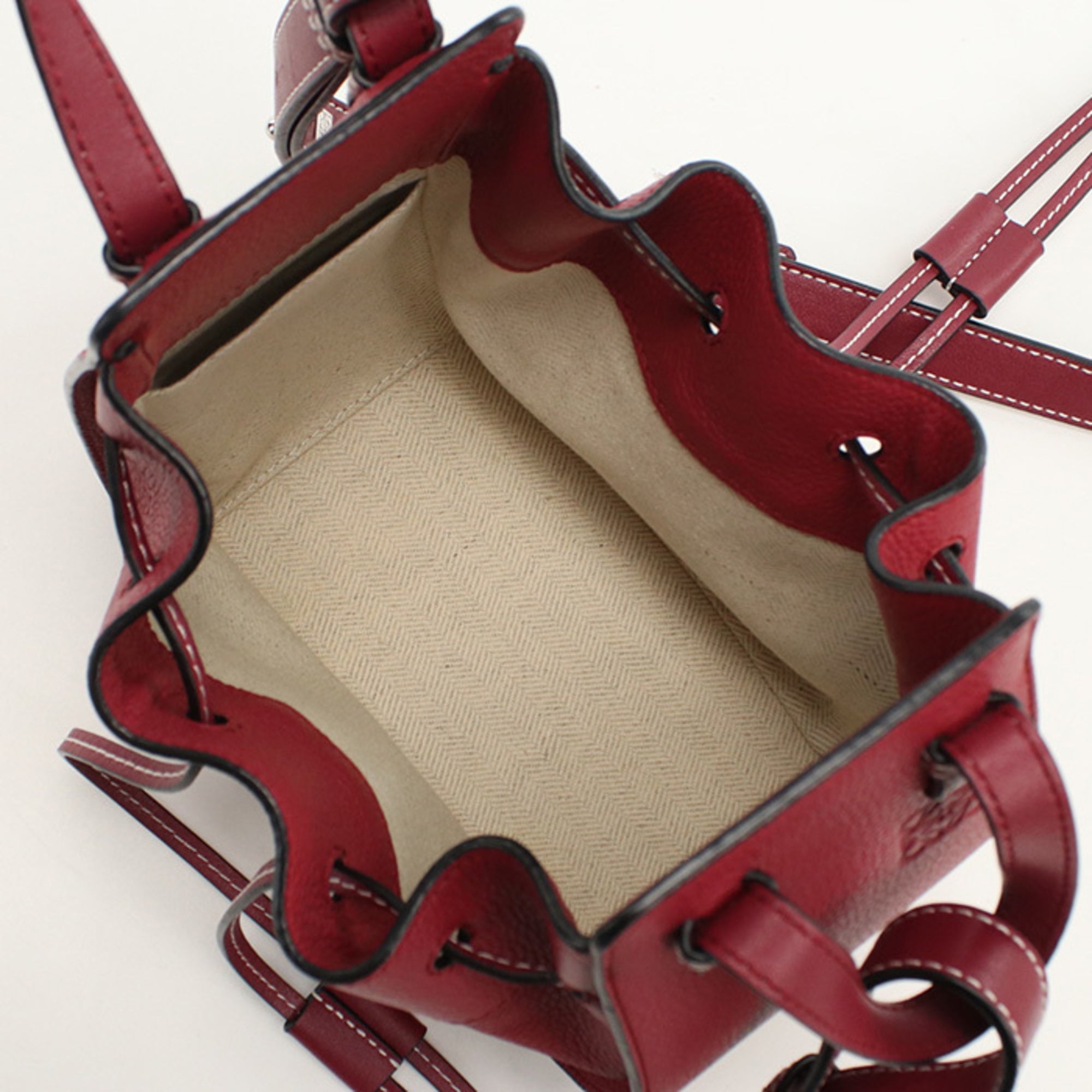 Loewe Red Color Leather Shoulder Bag (Pre-Owned)