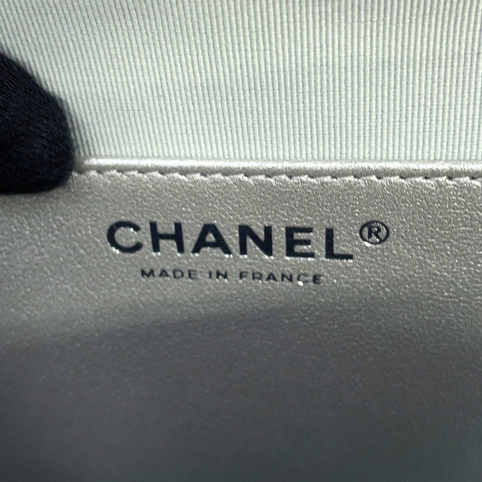 Chanel Silver Leather Handbag Shoulder Bag (Pre-Owned)