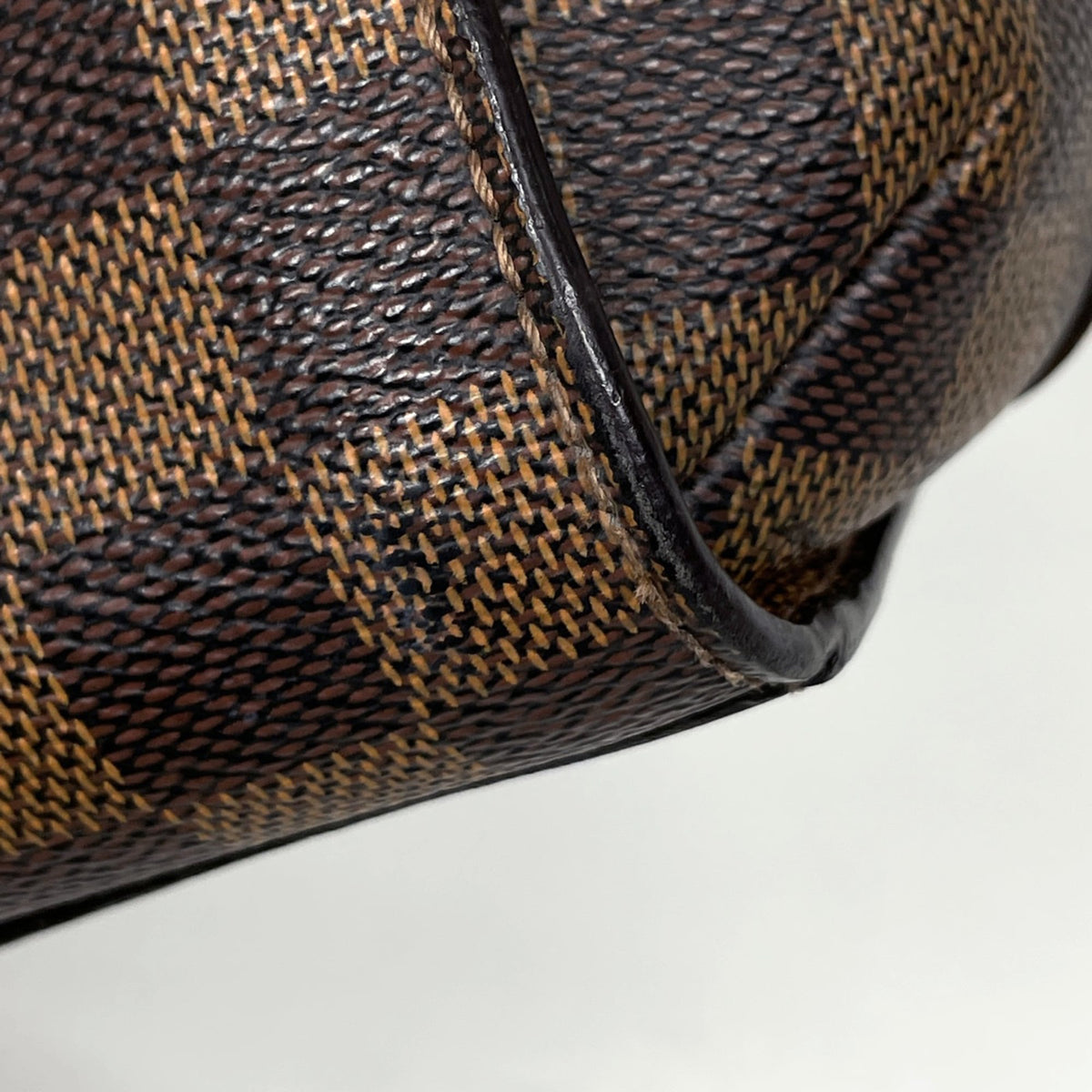 Louis Vuitton Damier Brown Damier Canvas Handbag (Pre-Owned)