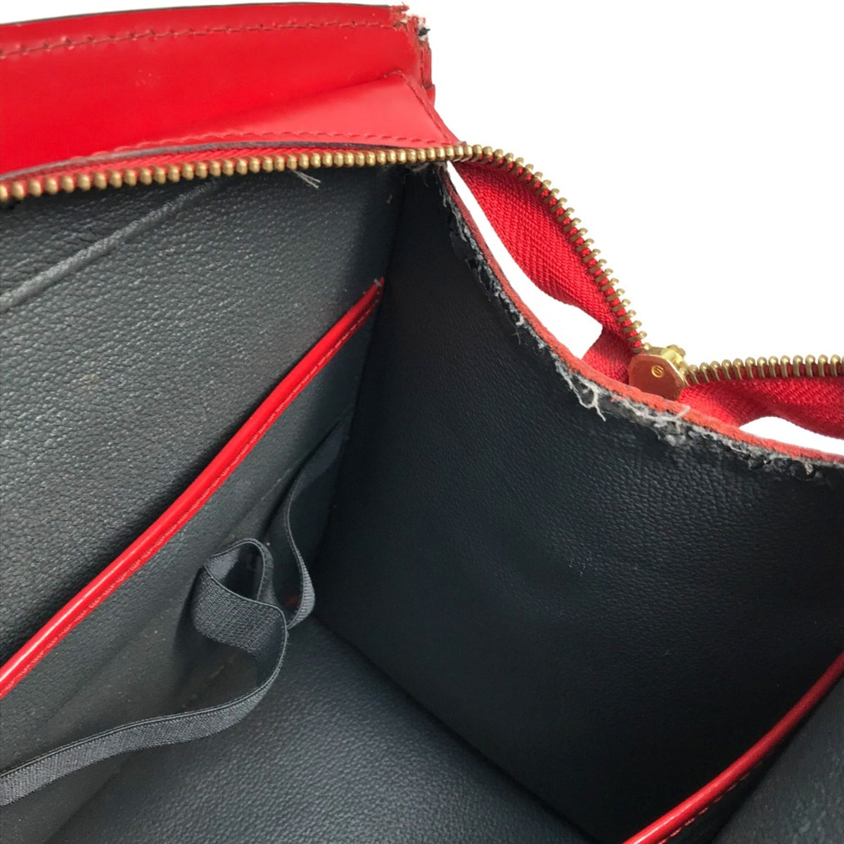 Louis Vuitton Red Leather Handbag (Pre-Owned)
