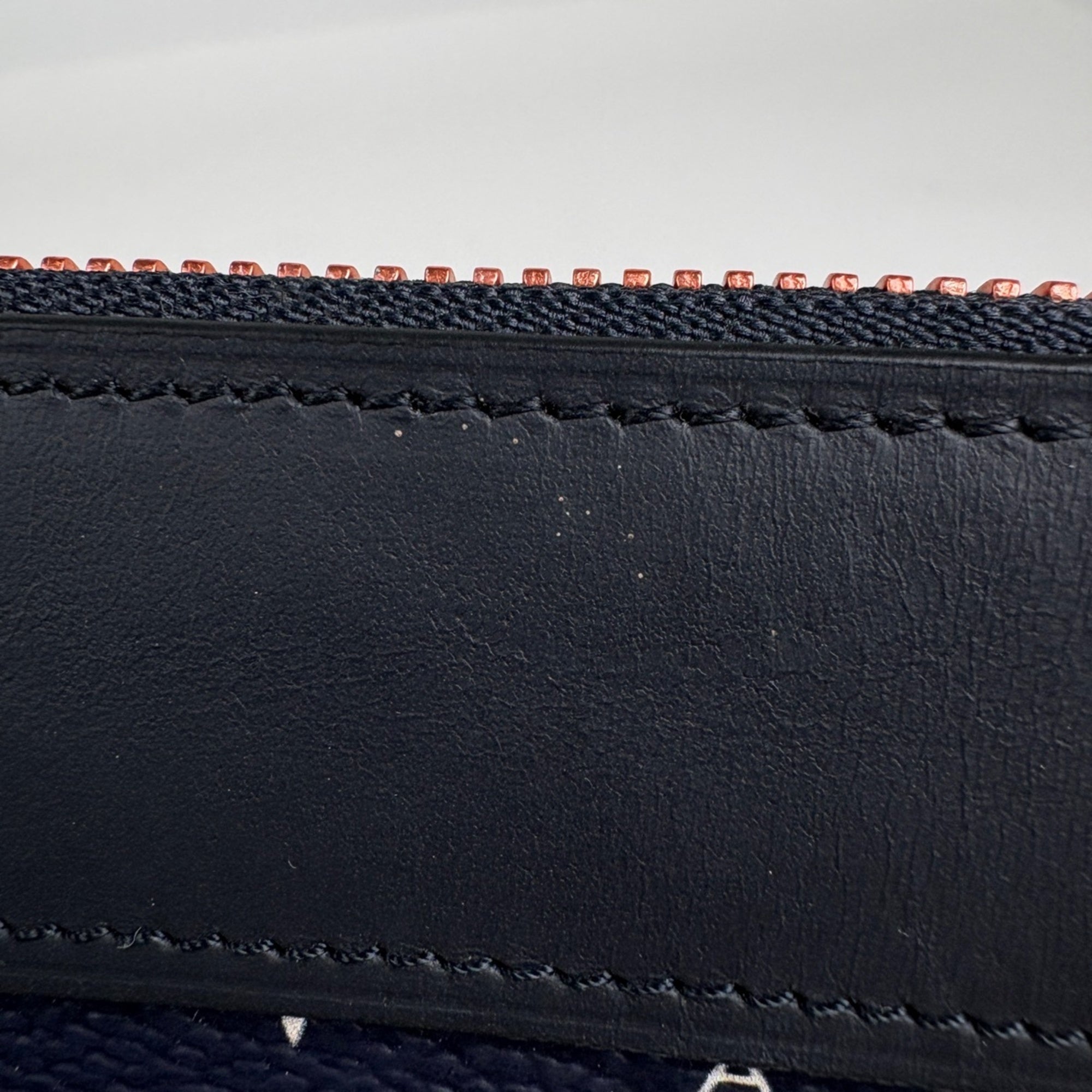 Louis Vuitton Navy Red Color Leather Clutch Bag Pochette (Pre-Owned)