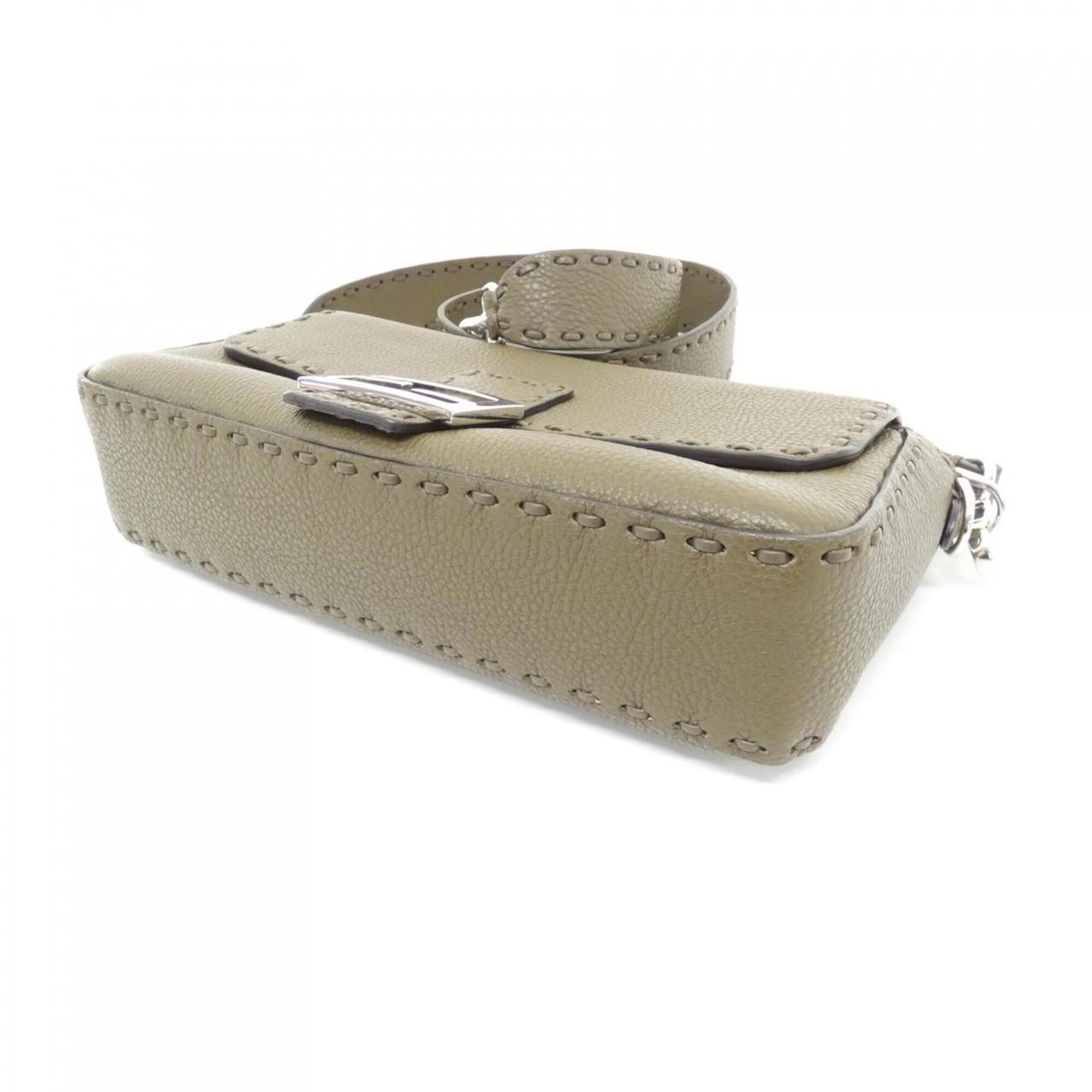 Fendi Green Leather Shoulder Bag (Pre-Owned)