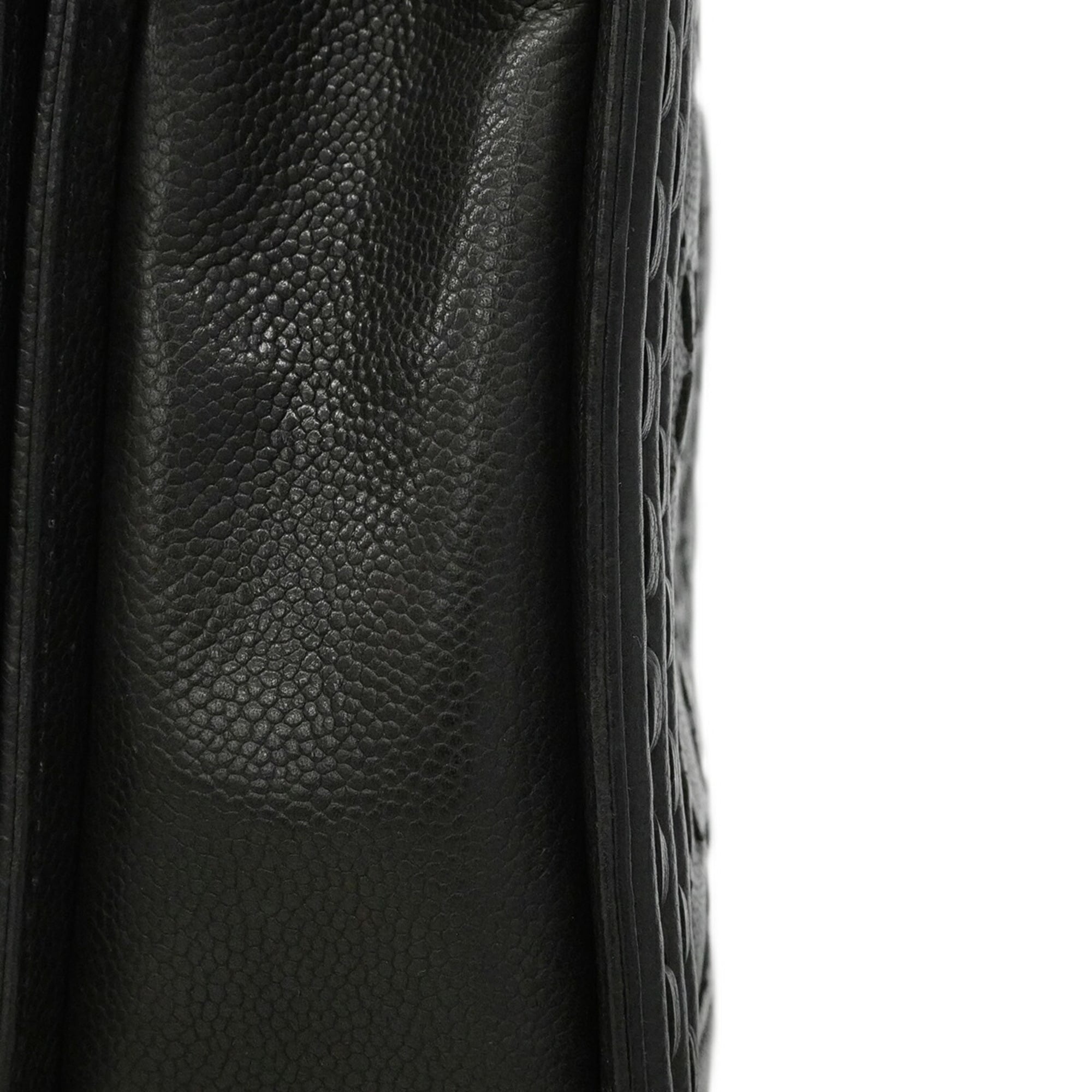 Chanel Black Grained Calfskin Shoulder Bag (Pre-Owned)