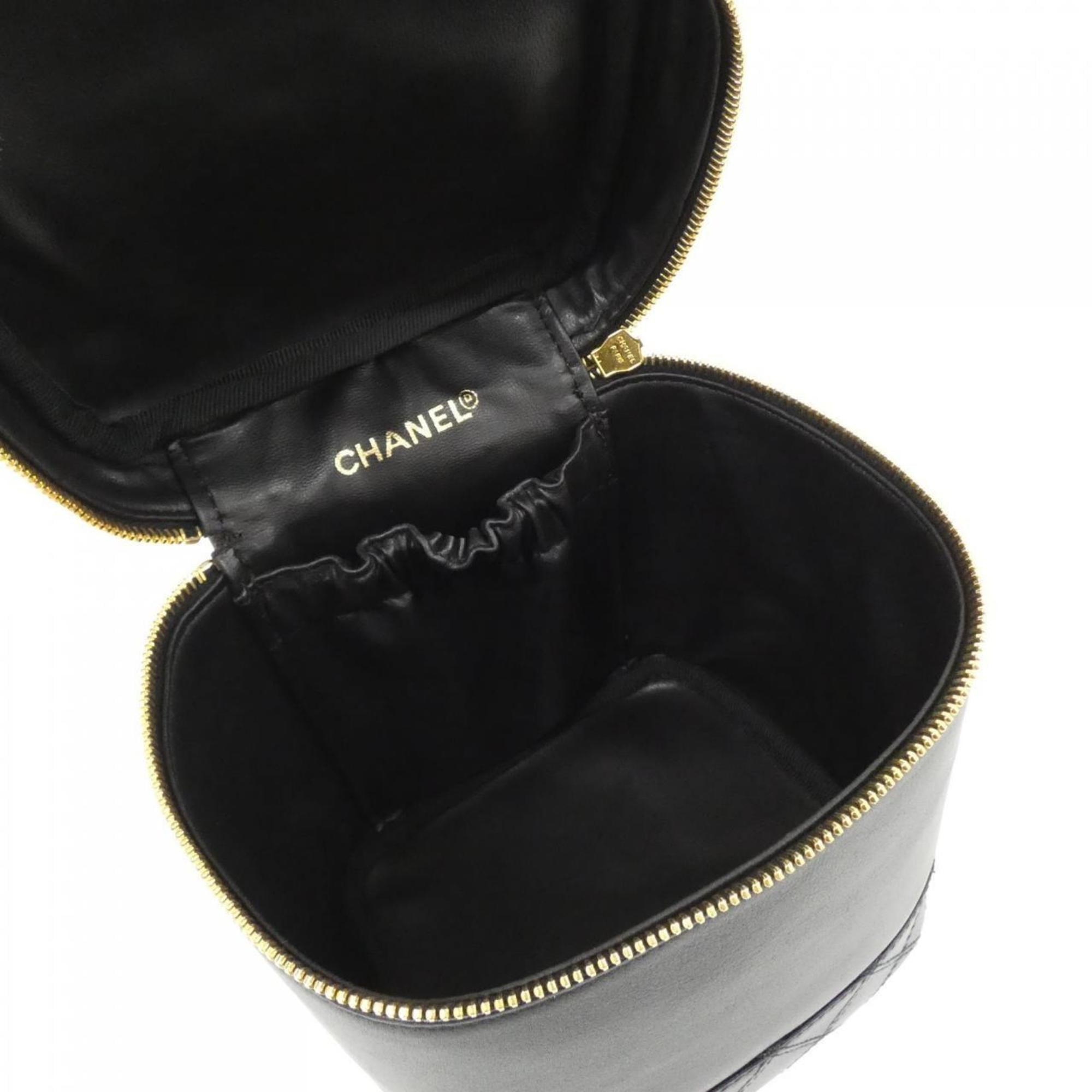 Chanel Black Leather Handbag (Pre-Owned)
