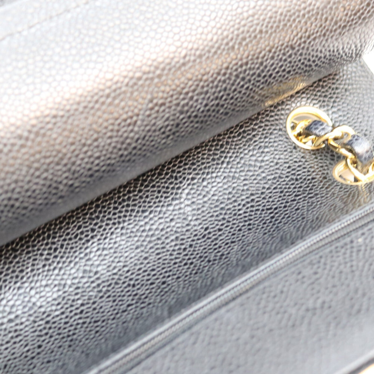 Chanel Black Grained Calfskin Shoulder Bag (Pre-Owned)