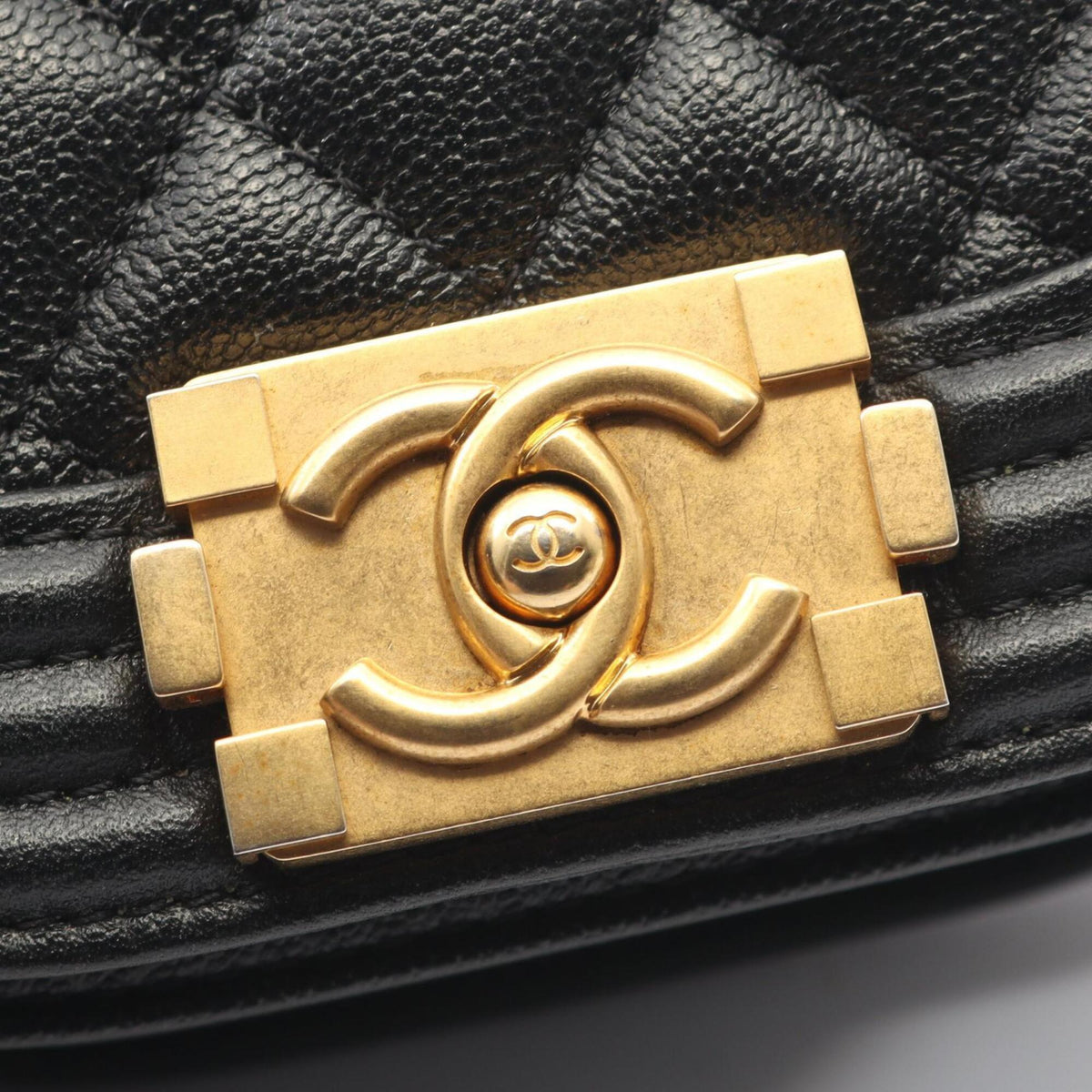 Chanel Black Grained Calfskin Handbag Shoulder Bag (Pre-Owned)