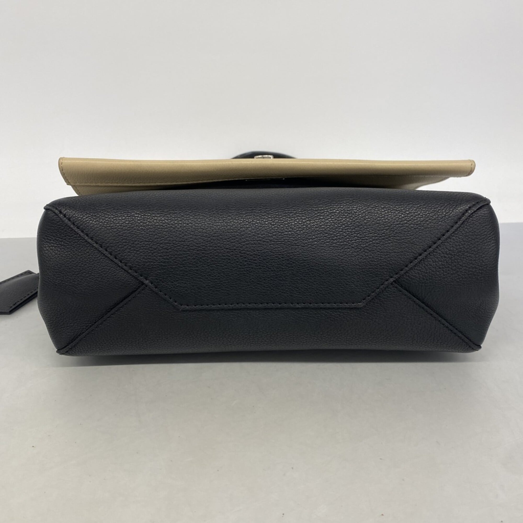 Louis Vuitton Noir Vanilla Handbag (Pre-Owned)