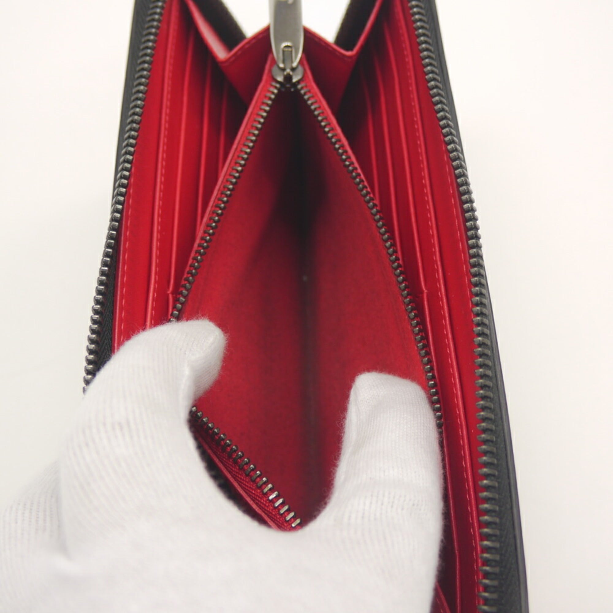 Christian Louboutin Black Patent Leather Long Wallet (Bi-Fold) (Pre-Owned)