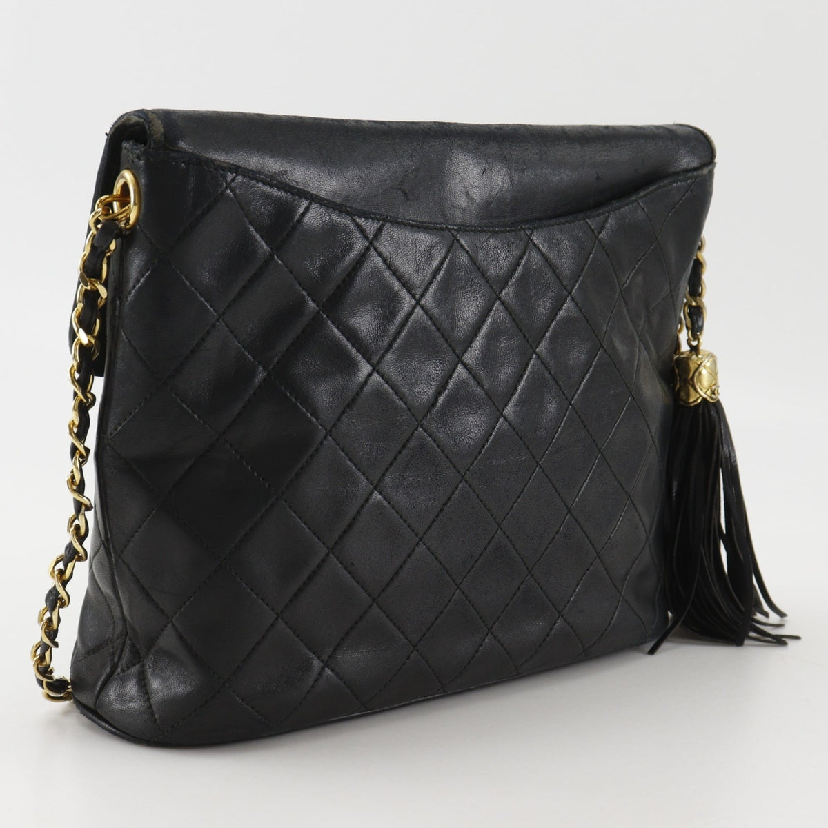 Chanel Matelasse Black Leather Shoulder Bag (Pre-Owned)