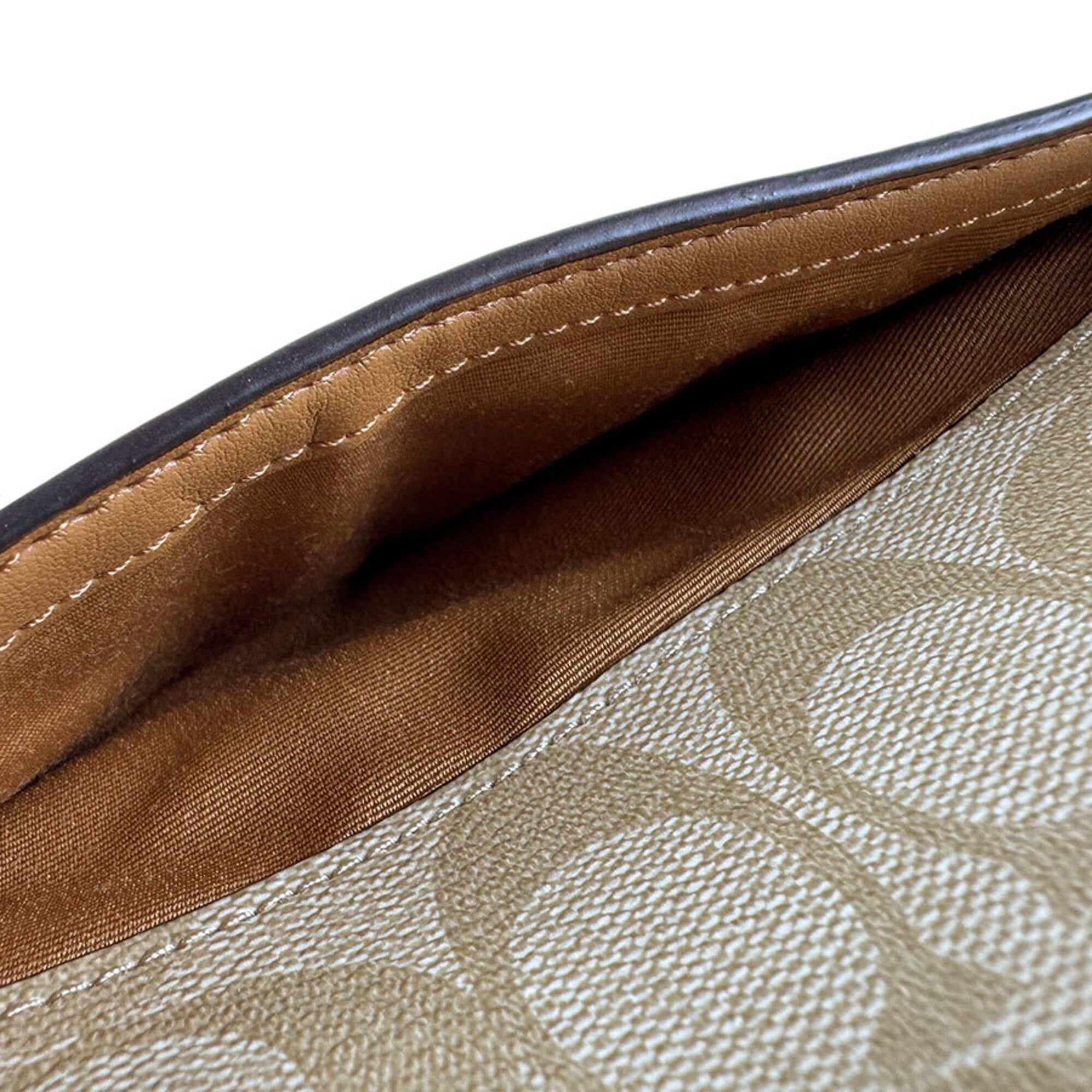 Coach Beige Ivory Leather Shoulder Bag (Pre-Owned)