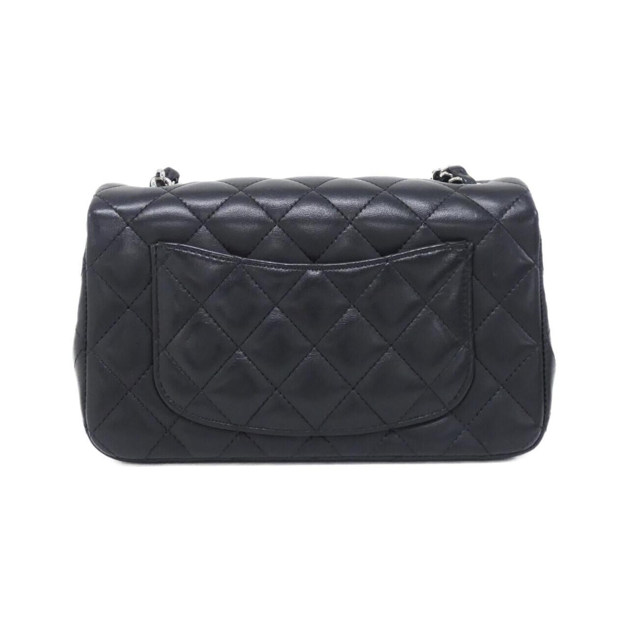 Chanel Black Leather Shoulder Bag (Pre-Owned)