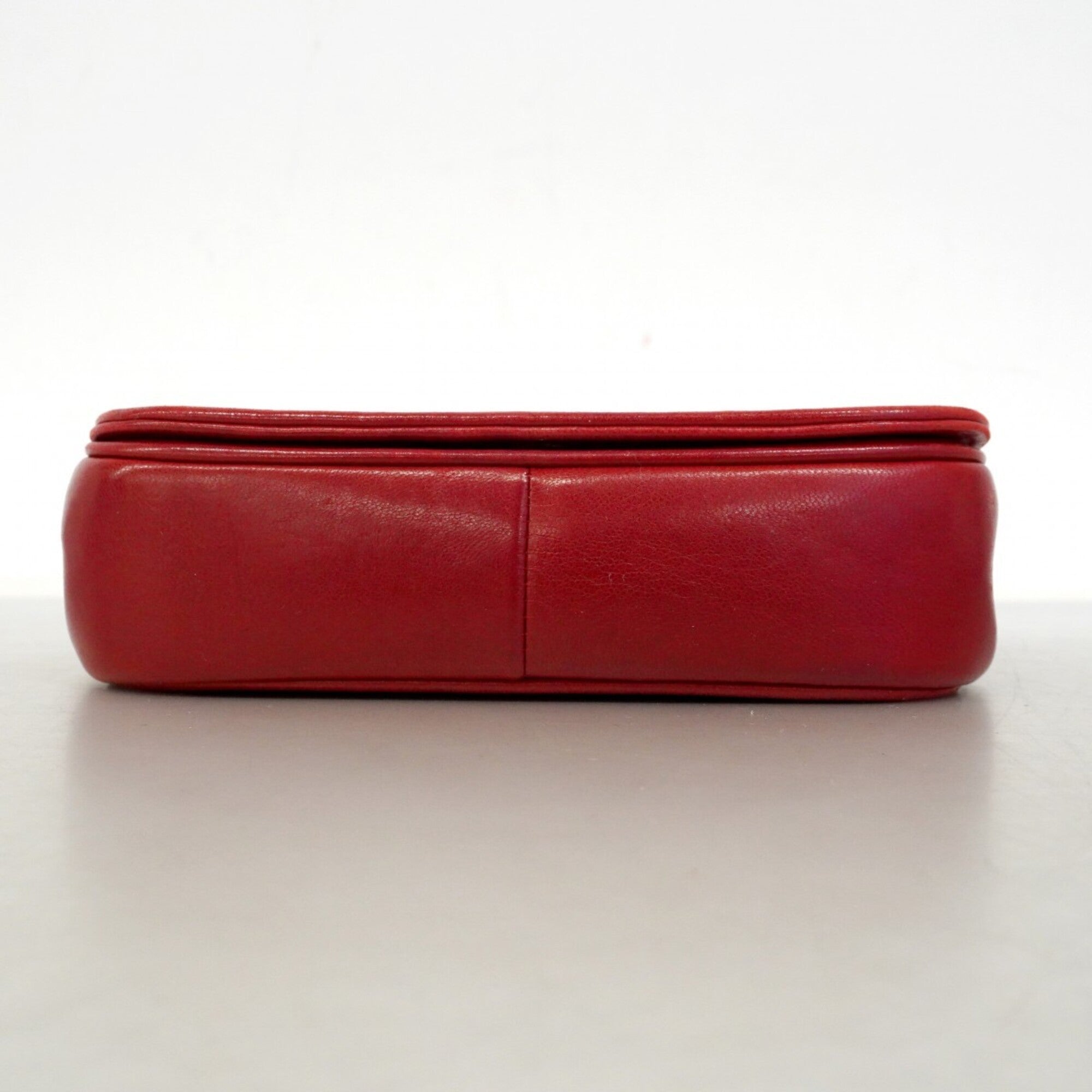 Chanel Red Color Leather Shoulder Bag (Pre-Owned)