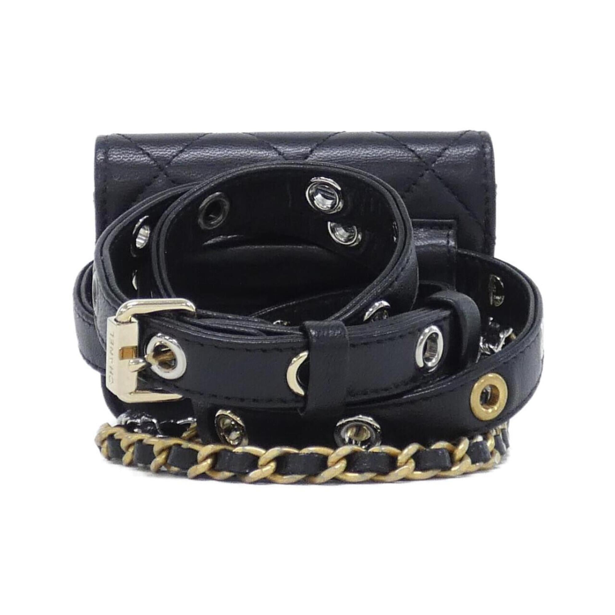 Chanel Black Leather Fanny Pack (Pre-Owned)