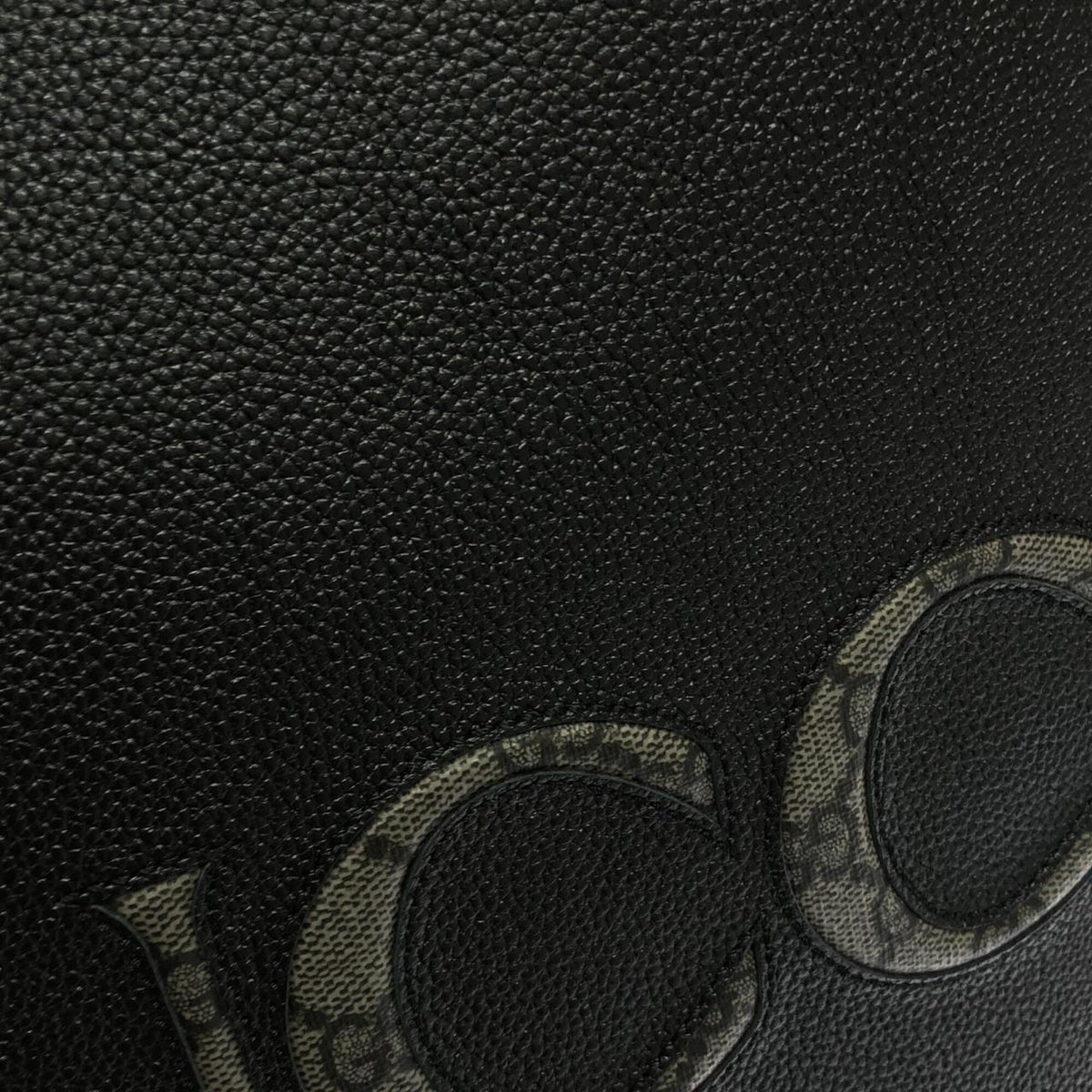 Gucci Black Leather Gg Supreme Handbag (Pre-Owned)