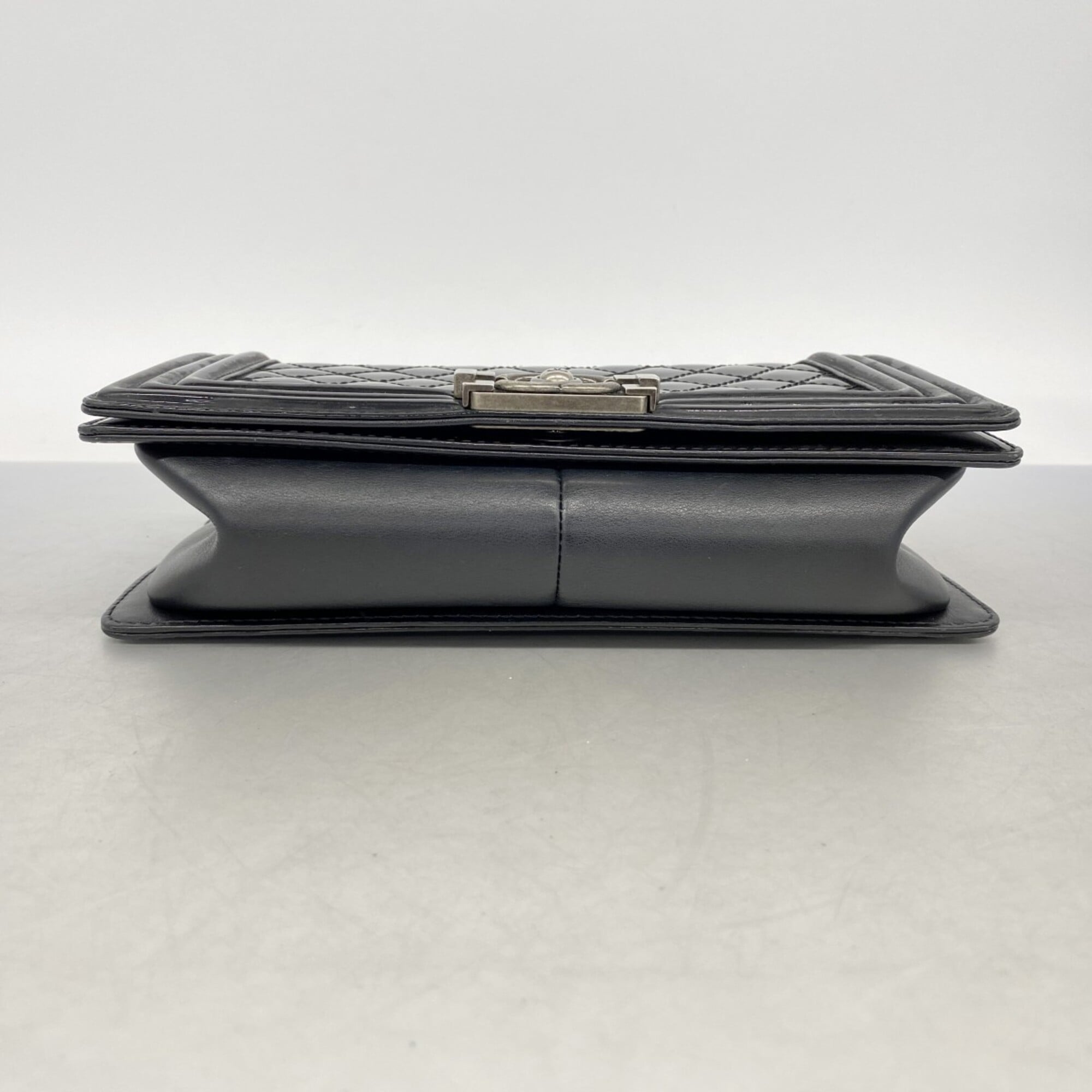 Chanel Black Patent Leather Shoulder Bag (Pre-Owned)