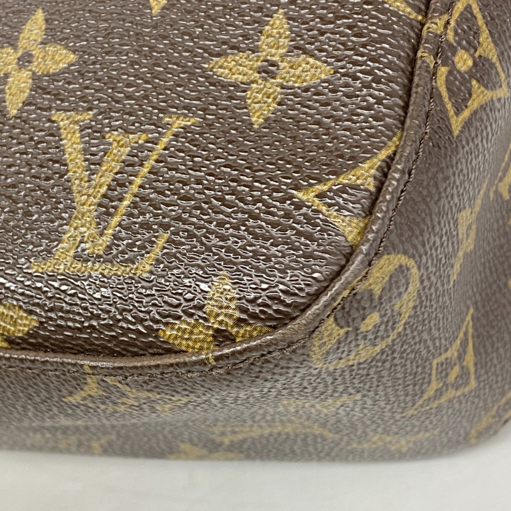 Louis Vuitton Brown Shoulder Bag (Pre-Owned)