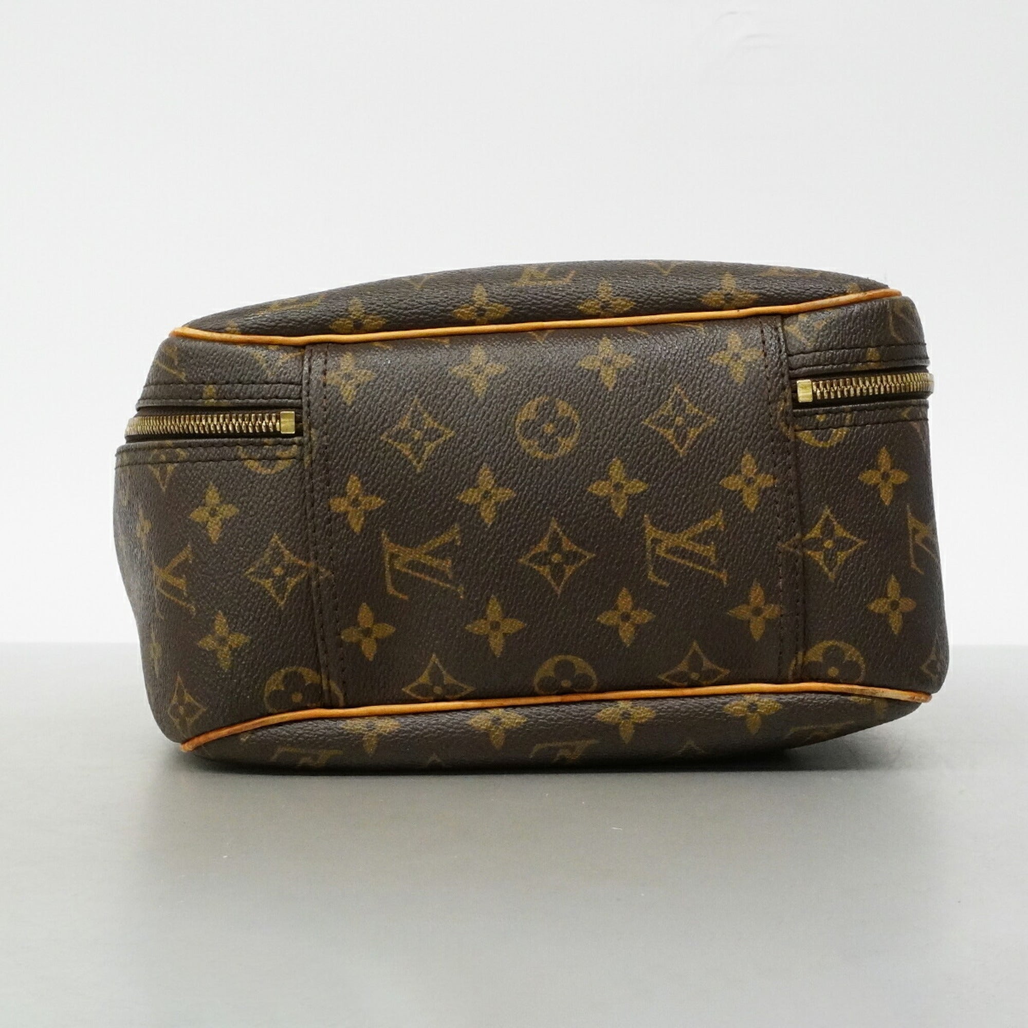 Louis Vuitton Brown Handbag (Pre-Owned)