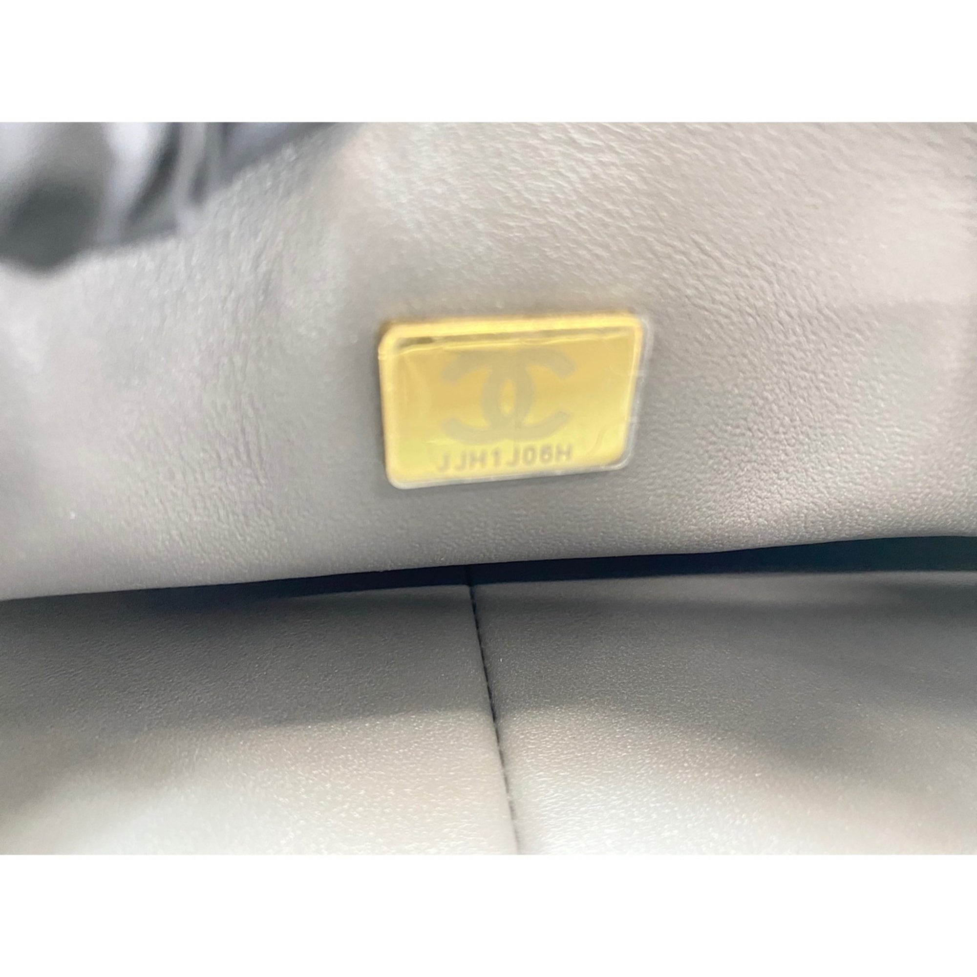 Chanel Gray Shoulder Bag (Pre-Owned)