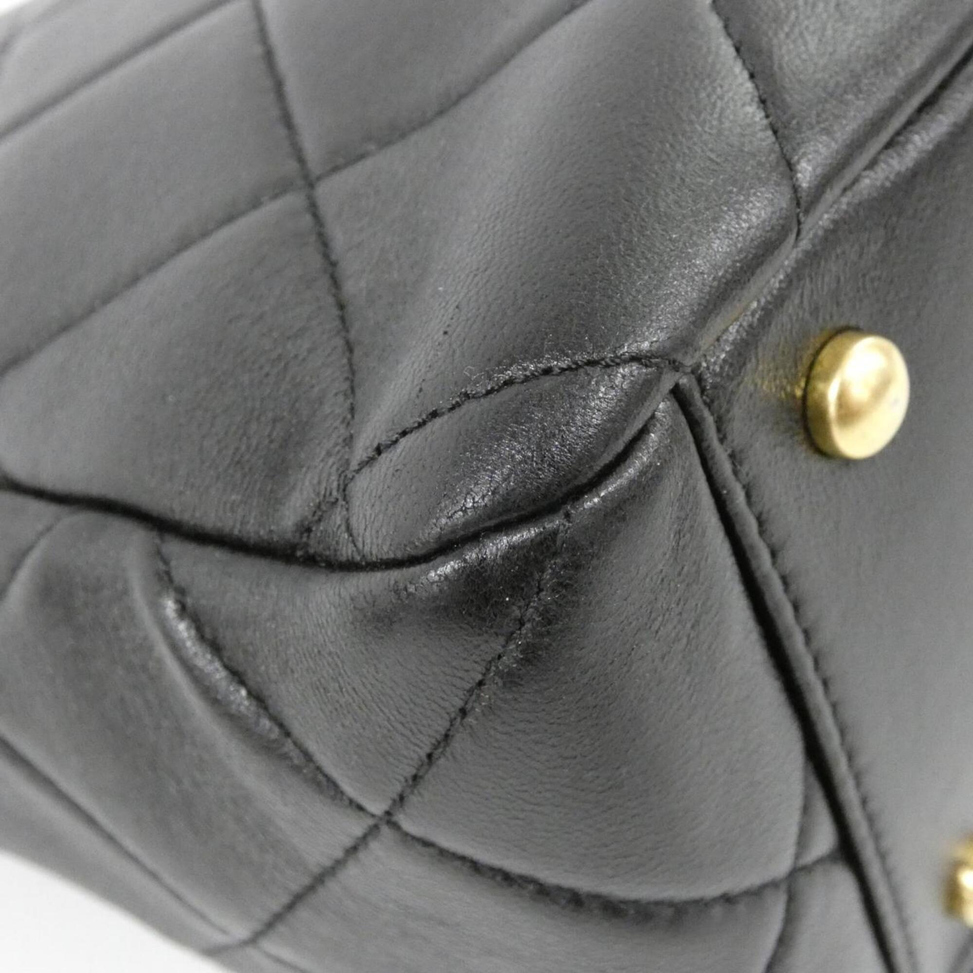 Chanel Black Leather Handbag (Pre-Owned)