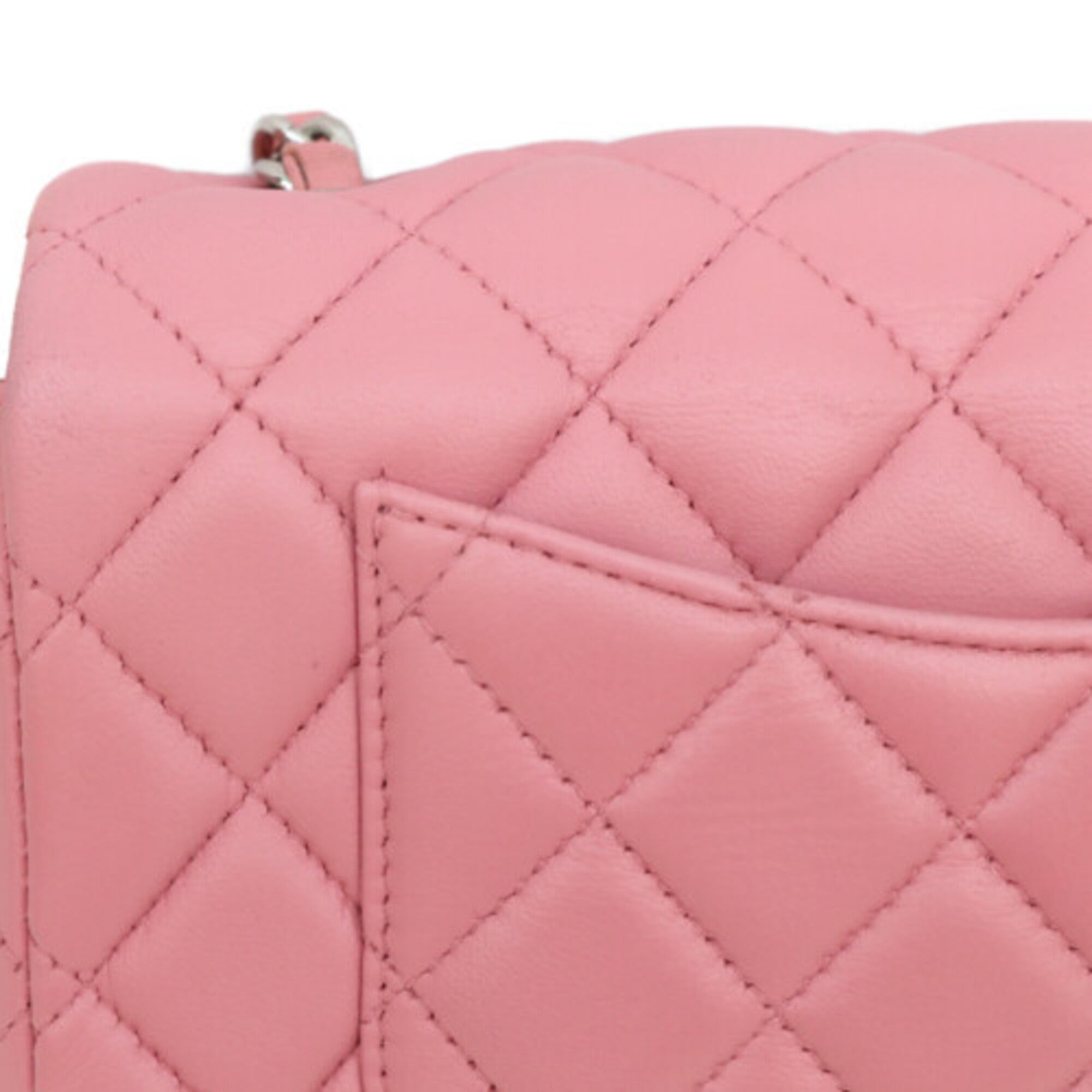 Chanel Pink Leather Shoulder Bag (Pre-Owned)