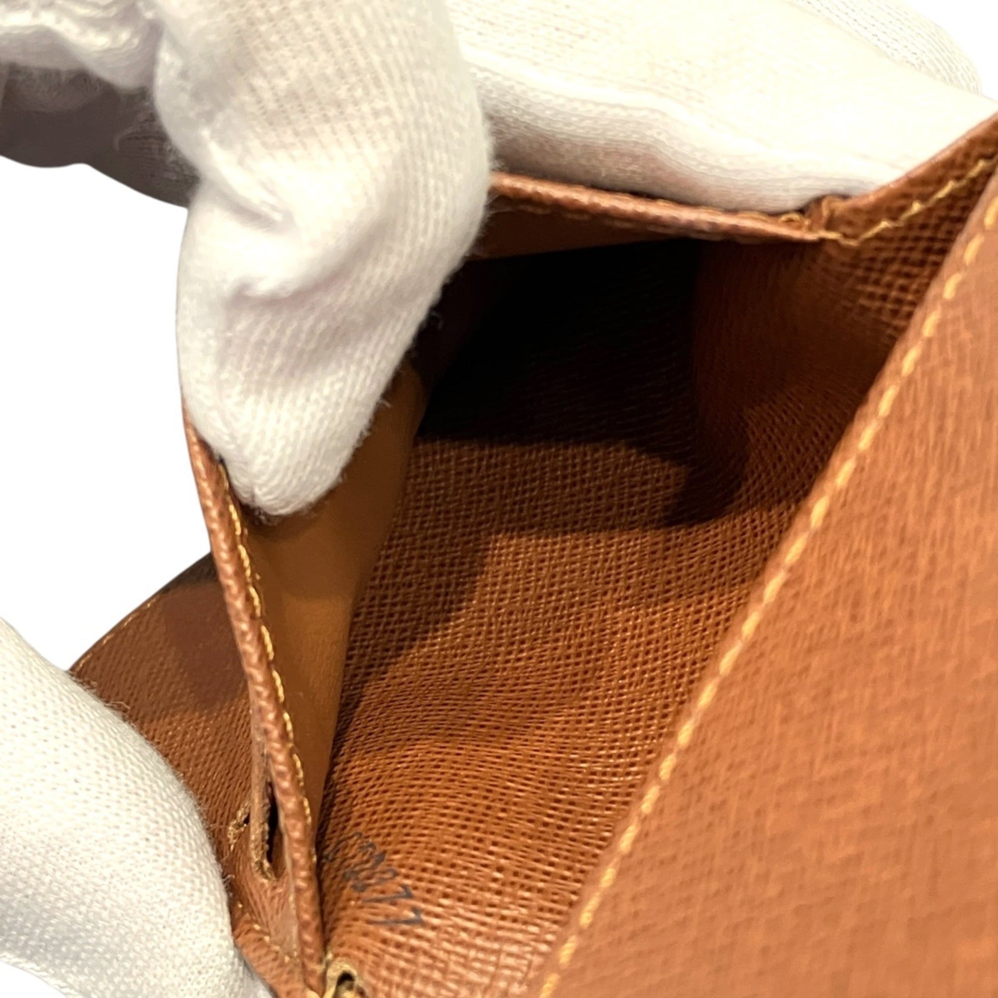 Louis Vuitton Monogram Monogram Wallet (Bi-Fold) (Pre-Owned)