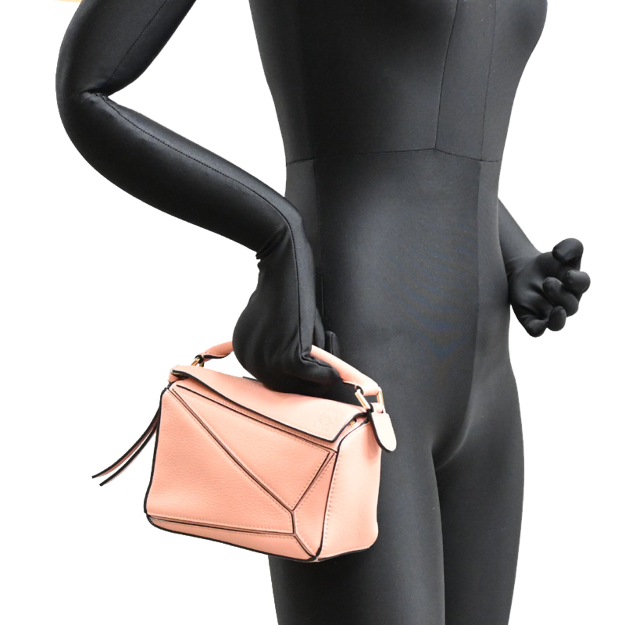 Loewe Pink Leather Shoulder Bag (Pre-Owned)